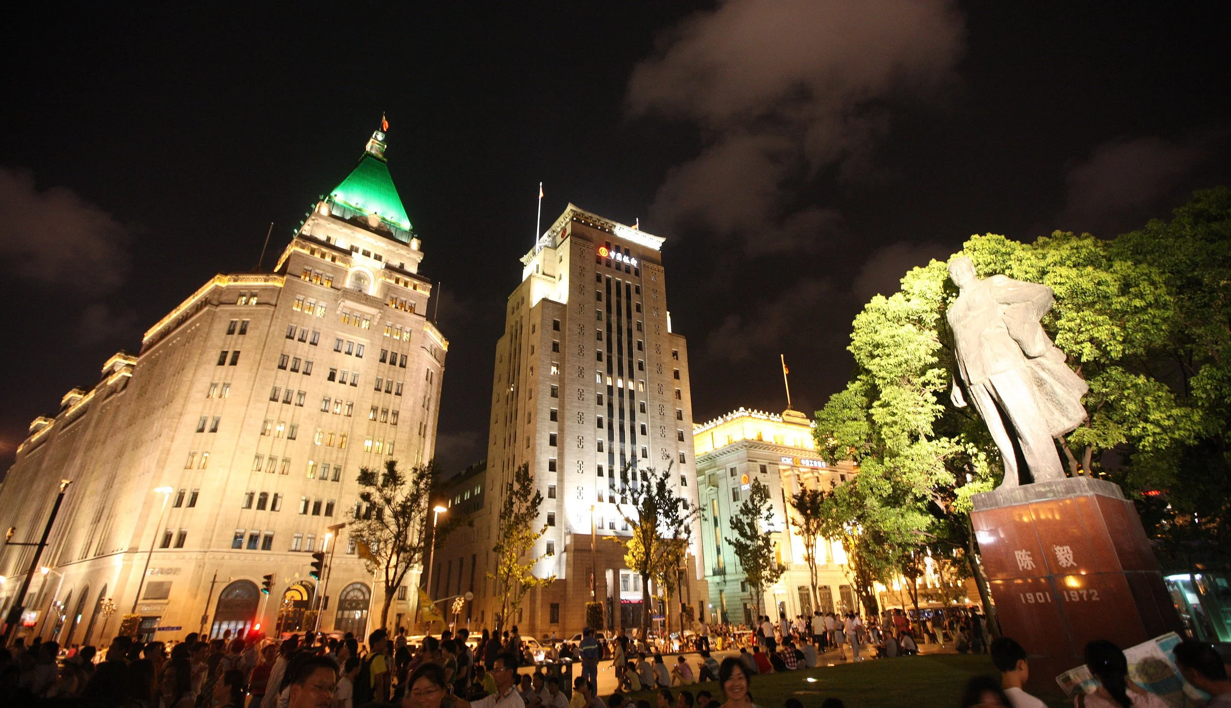 SHANGHAI NIGHT OUT - THE BUND IN AUGUST (1).JPG