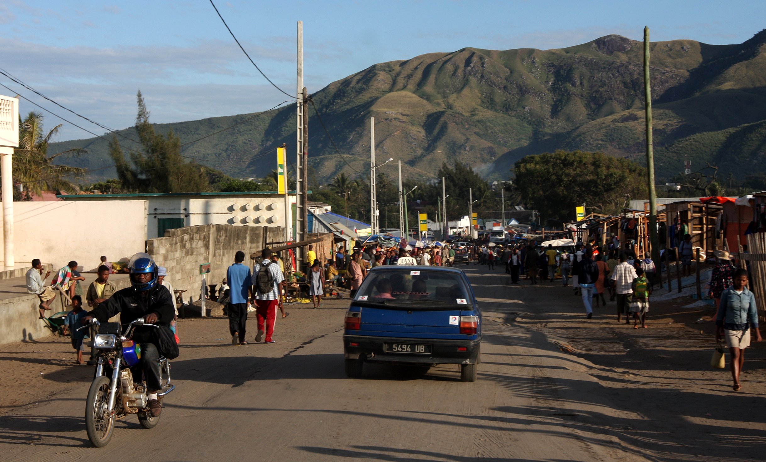 FORT DAUPHIN MADAGASCAR - SCENES (14).JPG