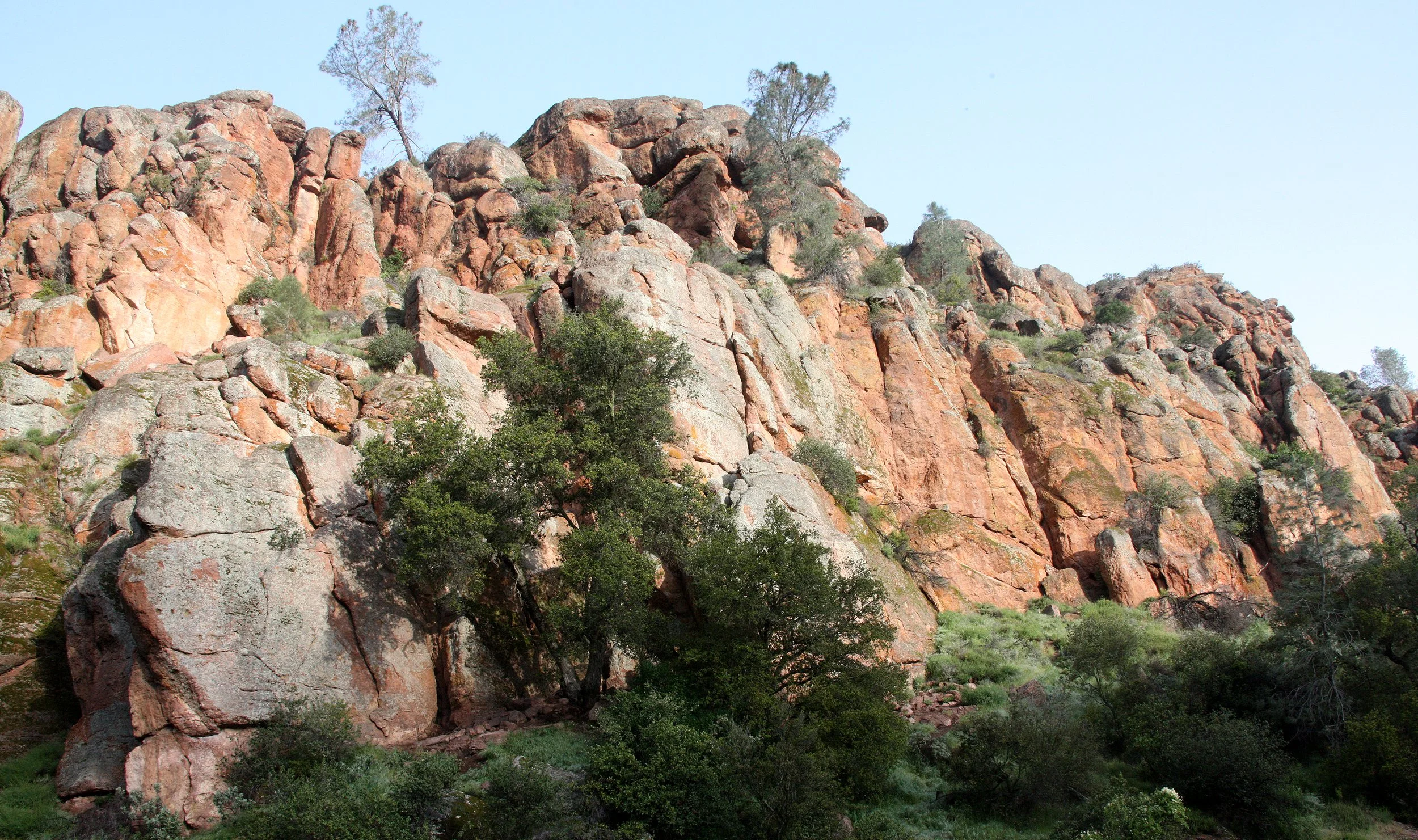 PINNACLES NATIONAL MONUMENT CALIFORNIA - VIEWS OF THE REGION (5).JPG