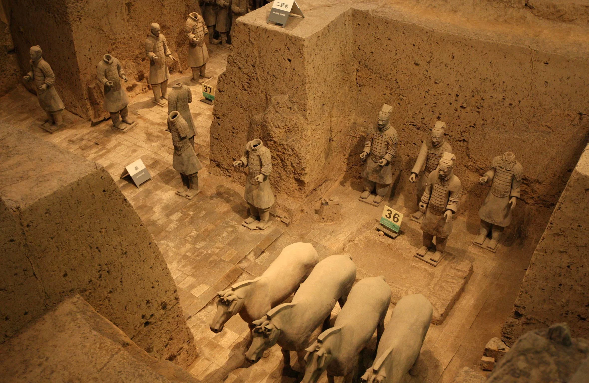 XIAN - TERRA COTTA WARRIORS - MARCH 2011 (27).JPG