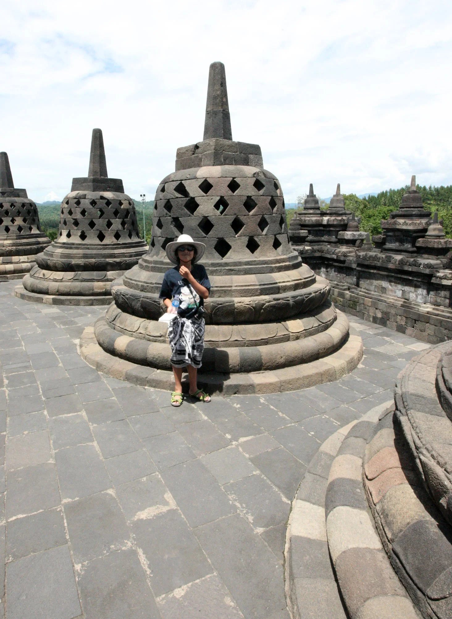 BOROBUDUR RUINS - YOGYAKARTA INDONESIA (30).JPG