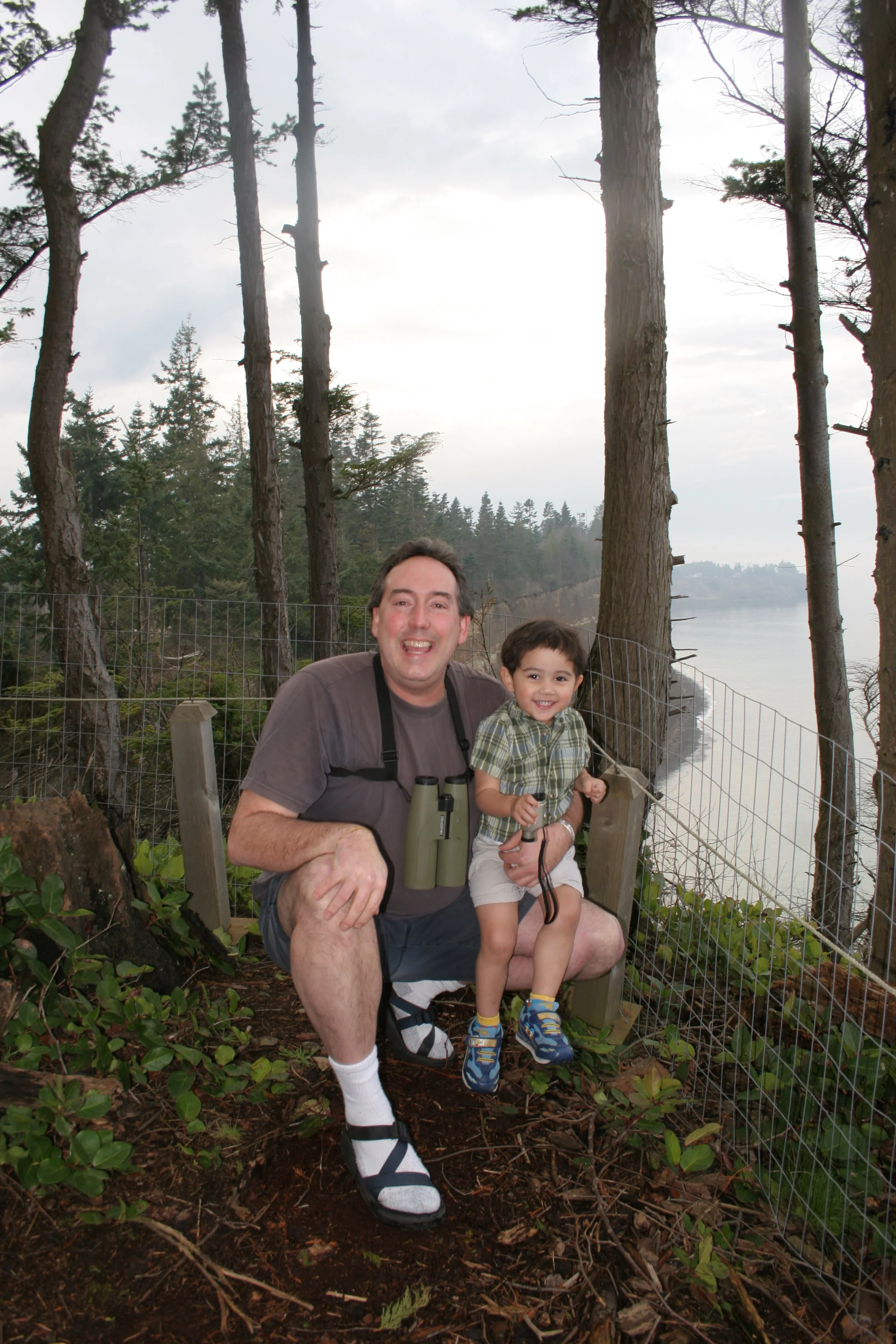 2005-1-26 COKIE AND DADDY ON BLUFF.jpg