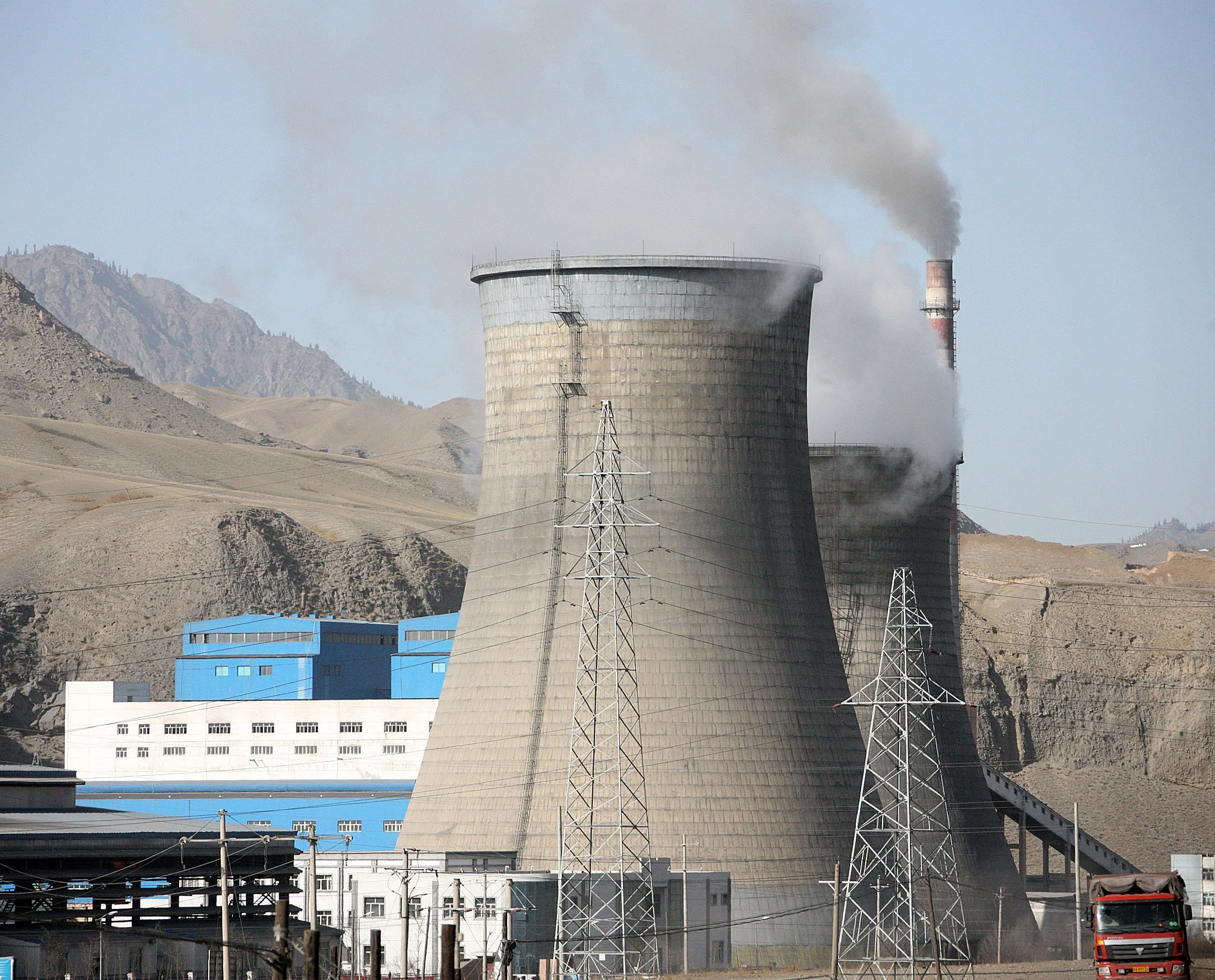 TIANSHAN MOUNTAINS - XINJIANG CHINA - ROUTE 216 (118).JPG