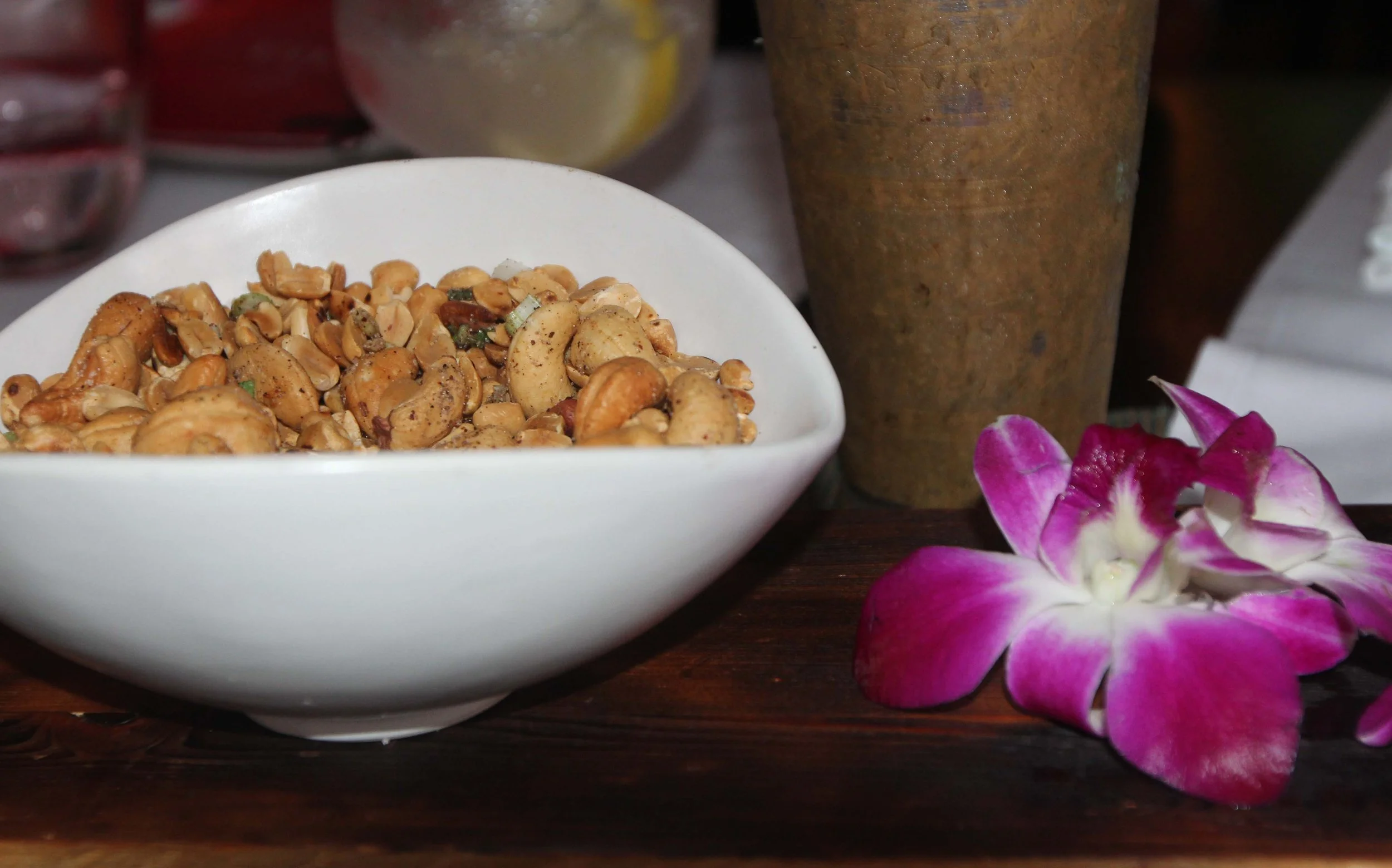 2013 BKK - NIGHT OUT AT ISSAYA WITH FRIENDS (16).JPG