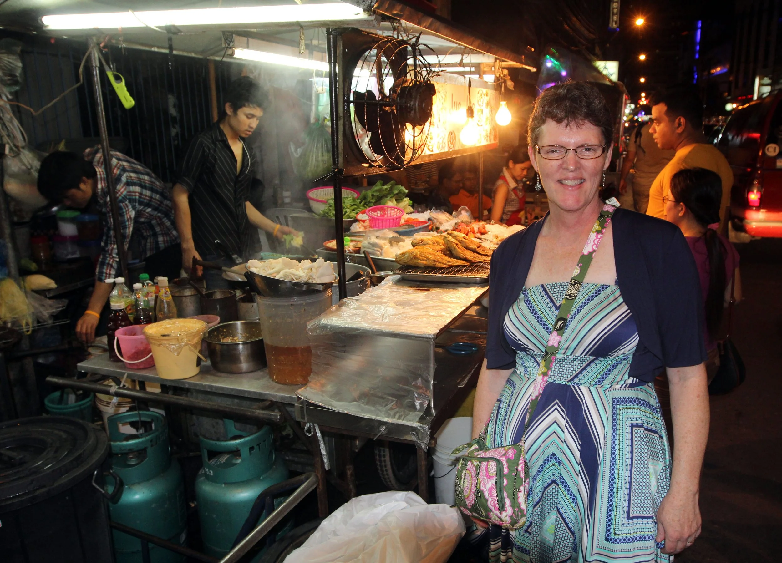 2014 Night out in Bangkok with Cokie & Som and Phil & Shelley Summer Travels (4).JPG