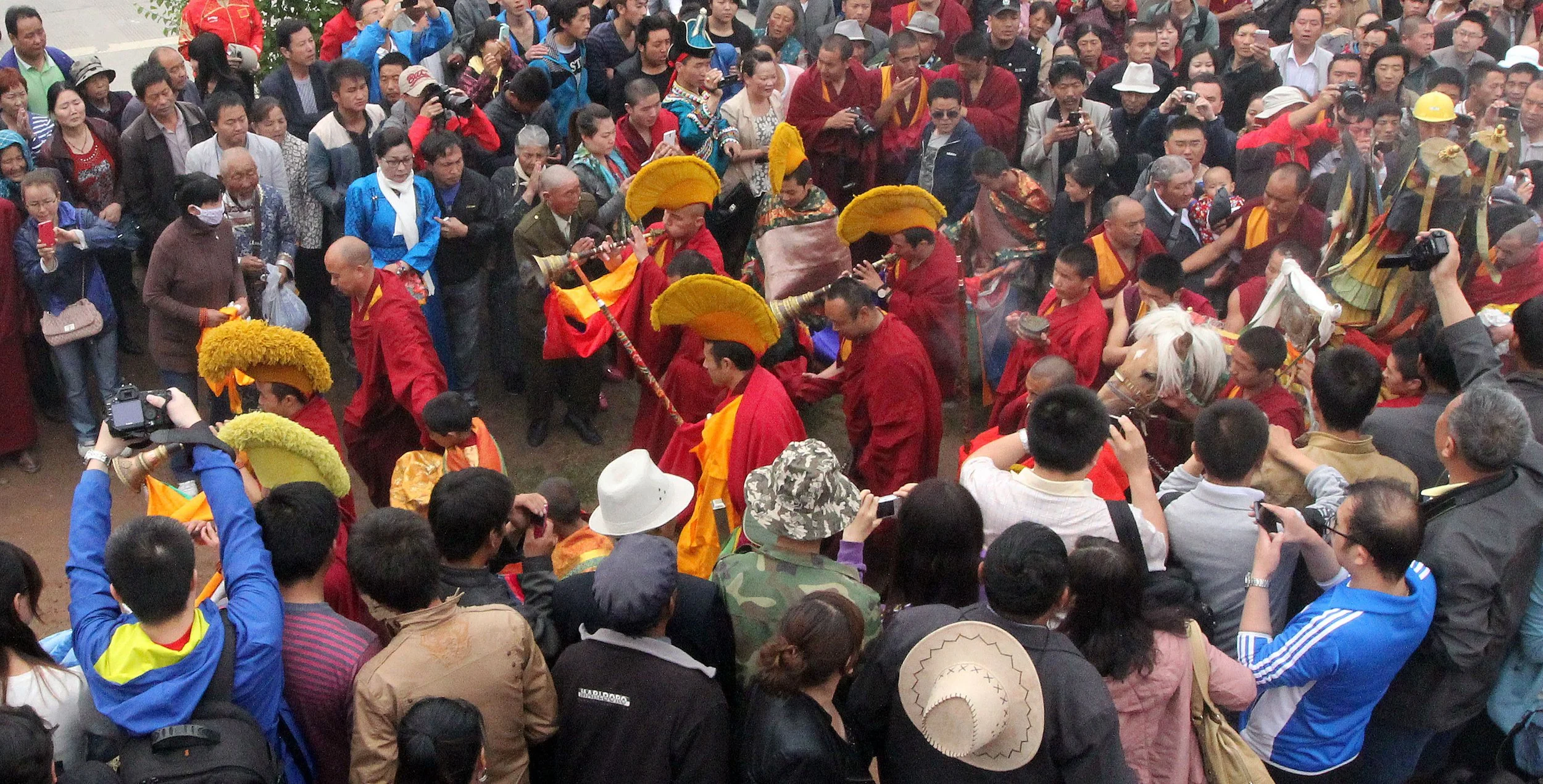 KUMBUM MONASTERY - QINGHAI - SUNNING BUDDHA FESTIVAL 2013 (259).JPG