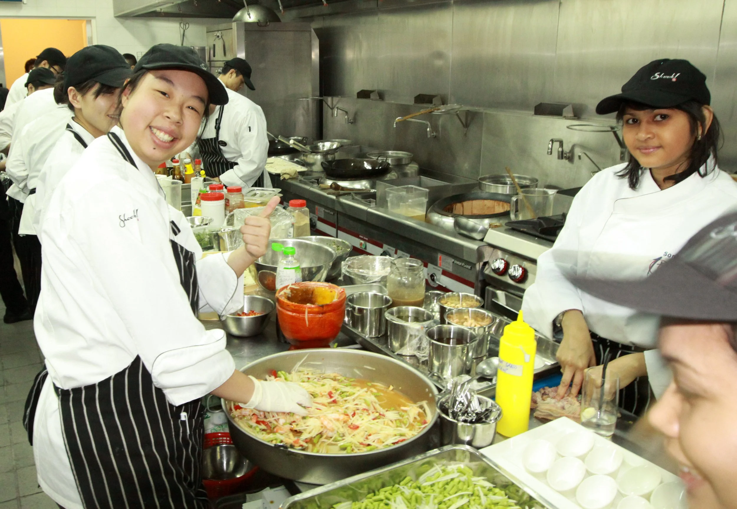 THAI CONSULATE DINNER AND BENEFIT (99).JPG