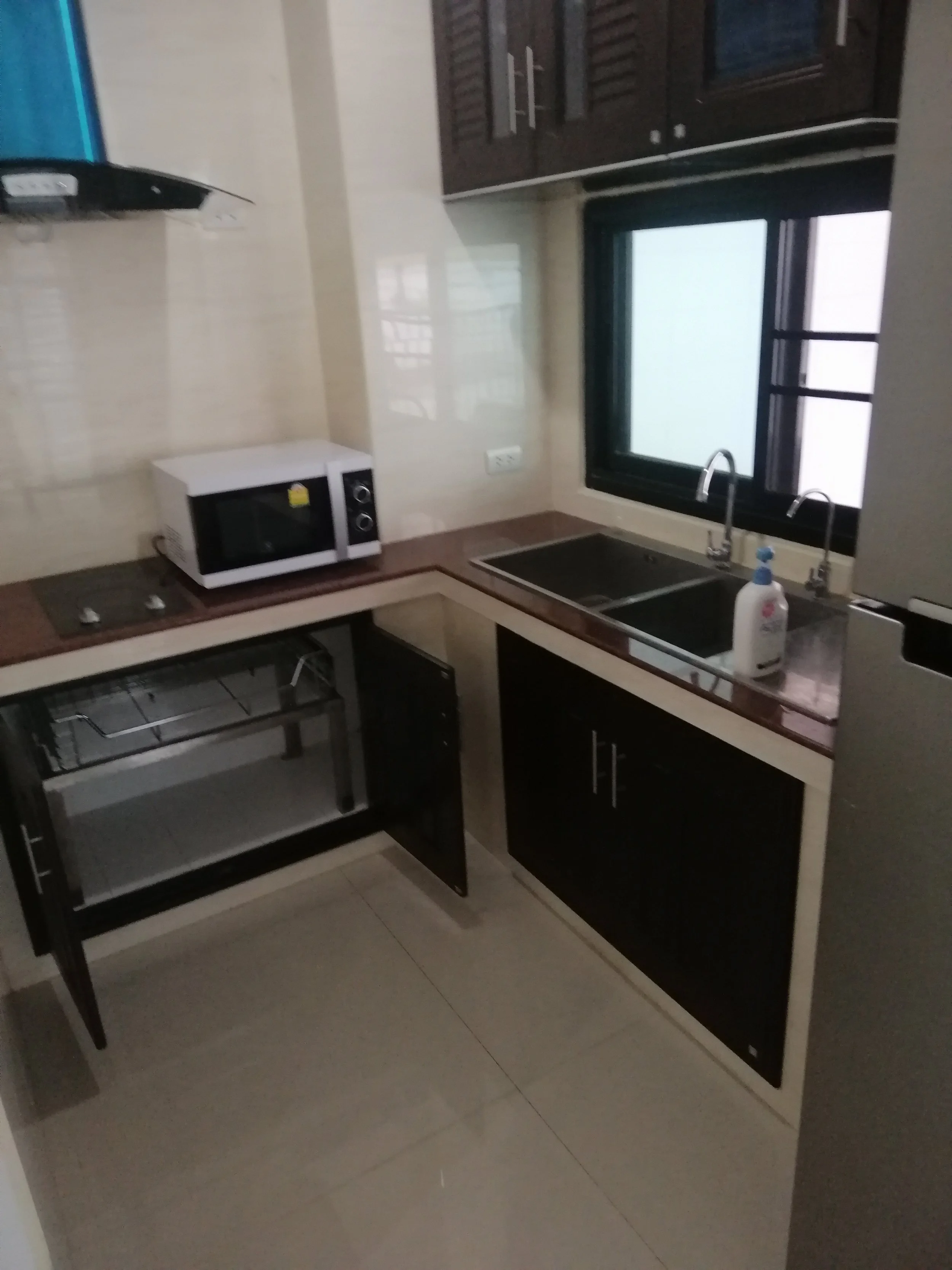 2020 Bangkok - Soi Bearing Soi 22 Condo Rental (5).jpg