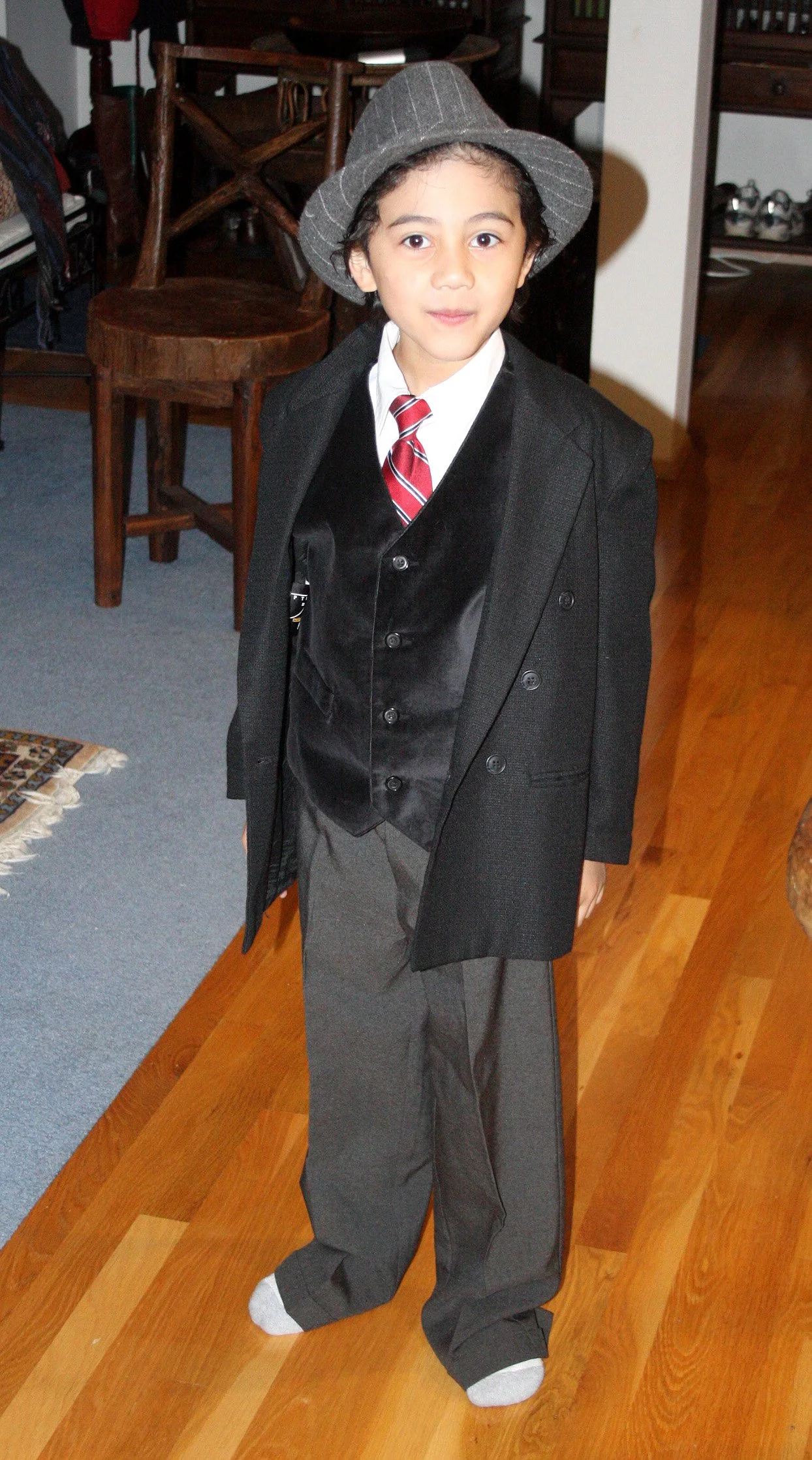 2009-2-13 COKIE IN FBI SUIT.JPG