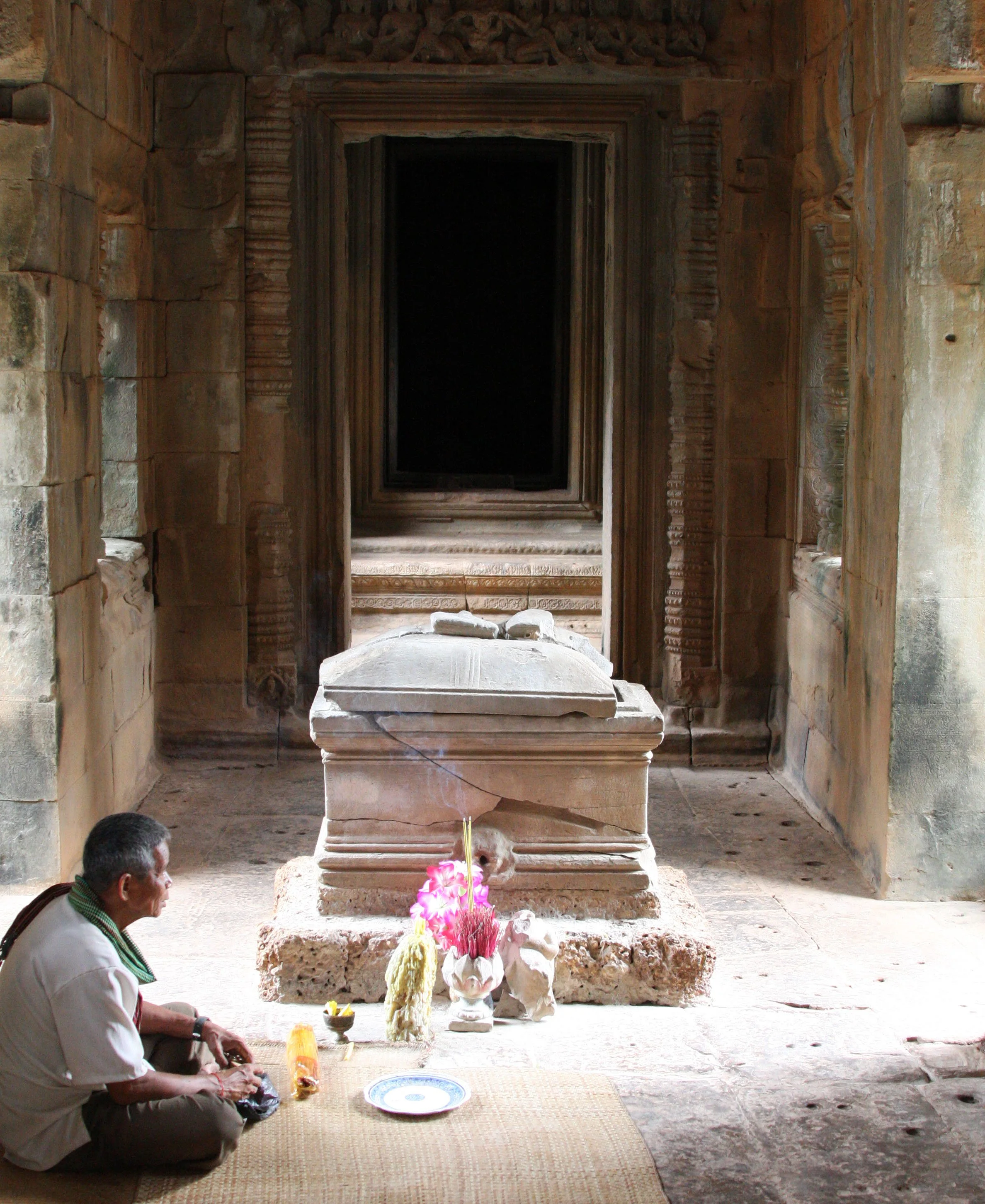 BANTEAY SAMRE TEMPLE - CAMBODIA (23).JPG