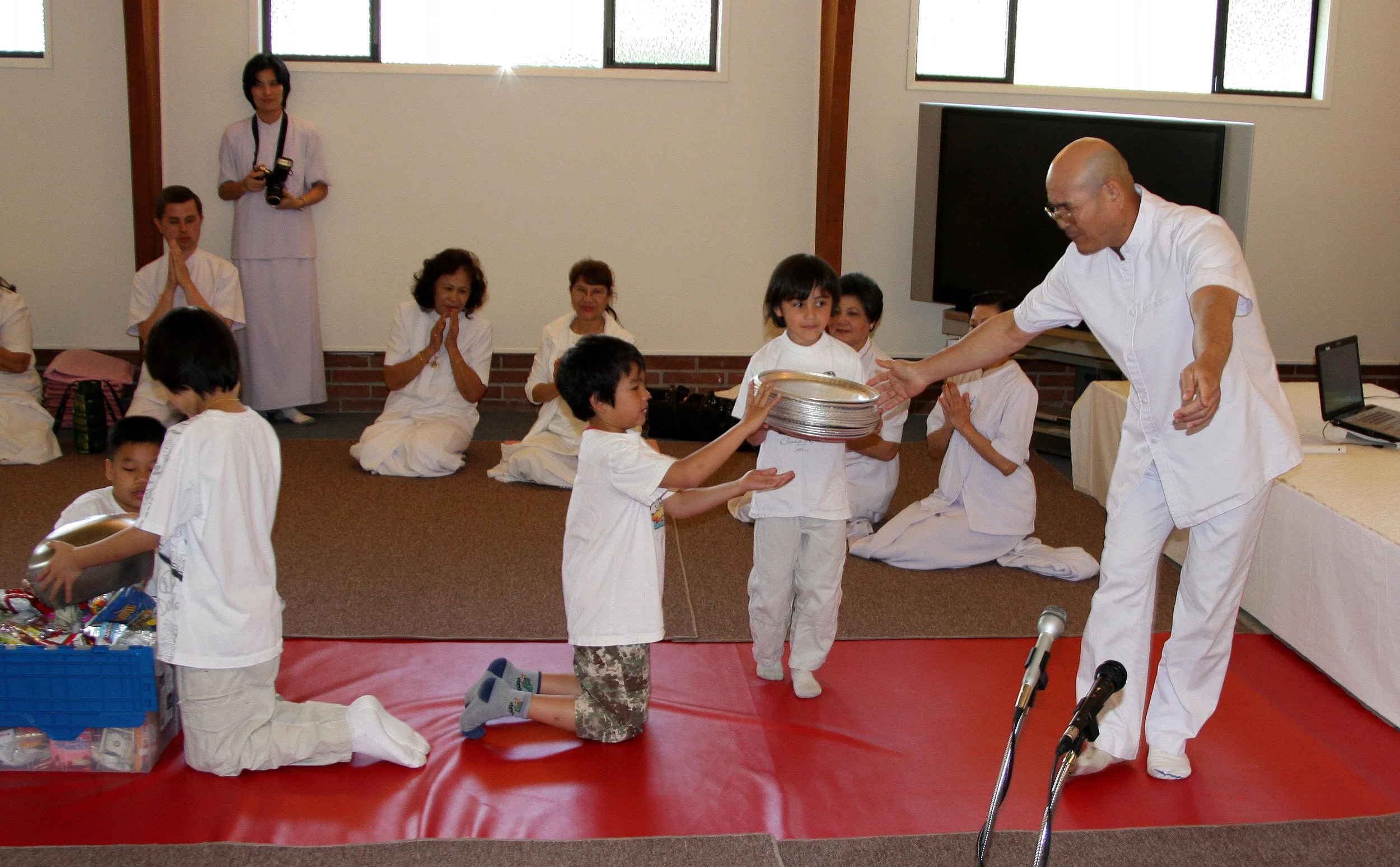 2008-6-15 VICTOR'S MEMORIAL SERVICE - SEATTLE (18).JPG