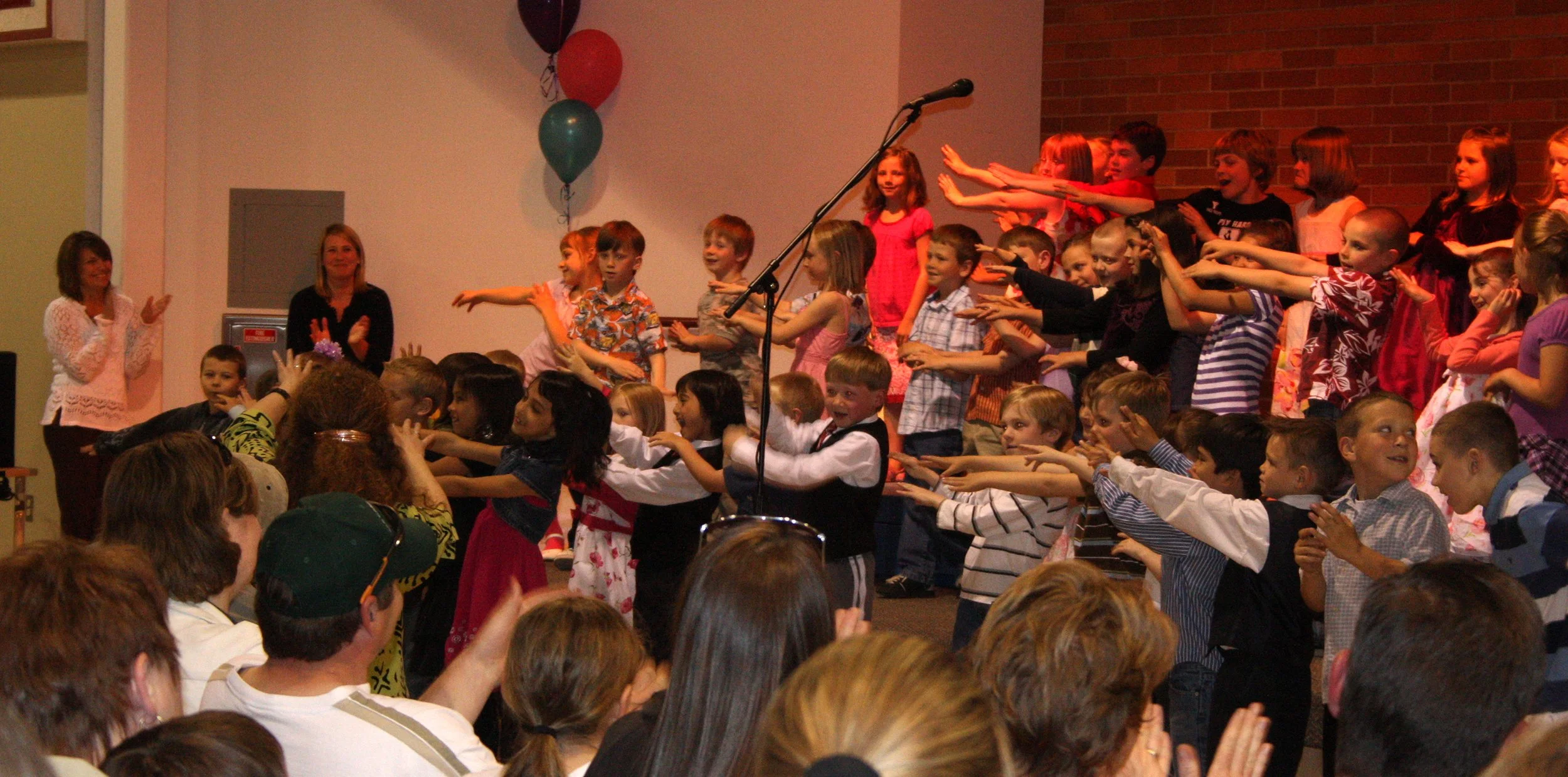 2009-5-29 COKIE'S FIRST GRADE CONCERT - ROOSEVELT ELEMENTARY SCHOOL, PORT ANGELES, WA (16).JPG