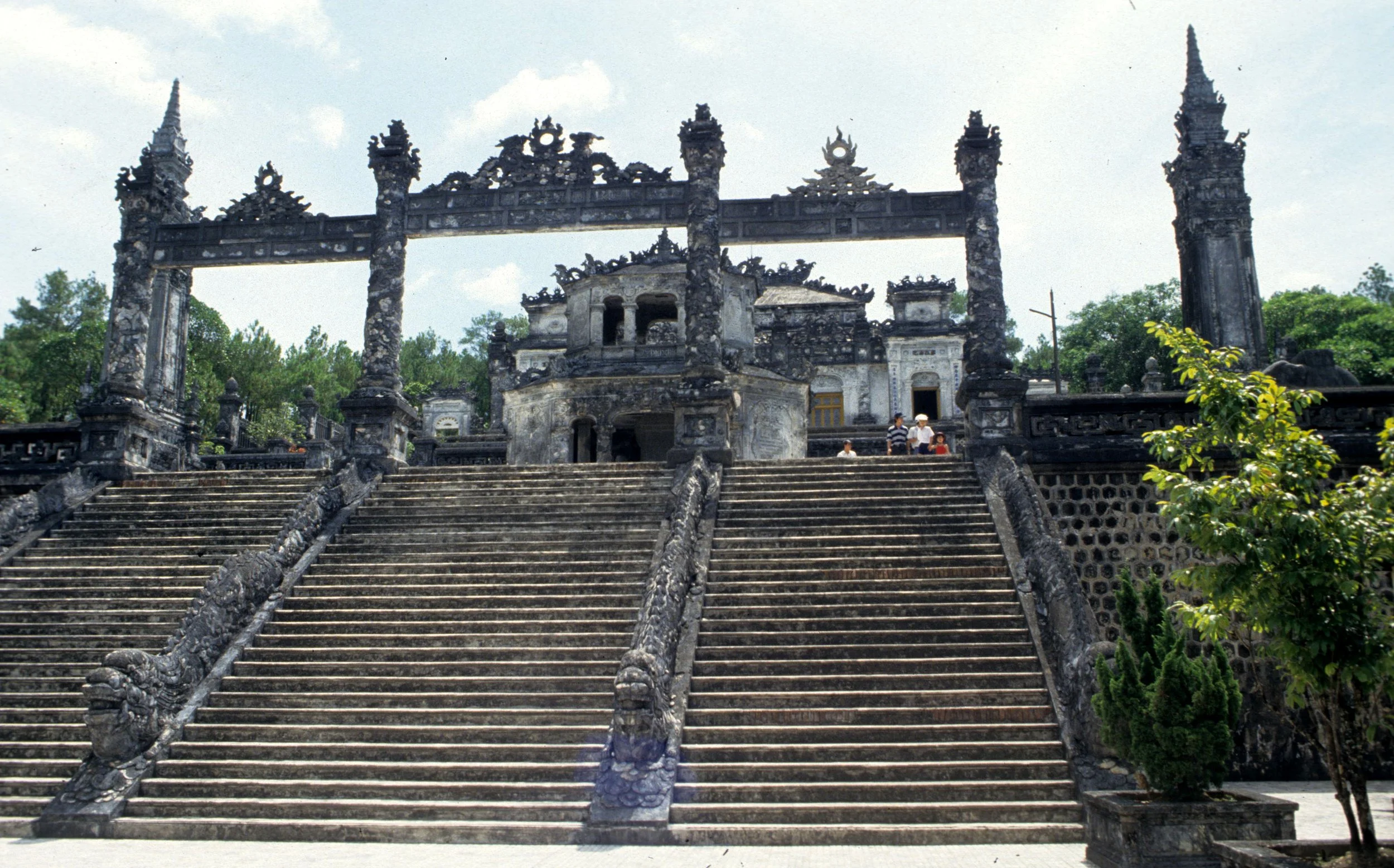 HUE - KHAI DINH TOMBS (2).jpg