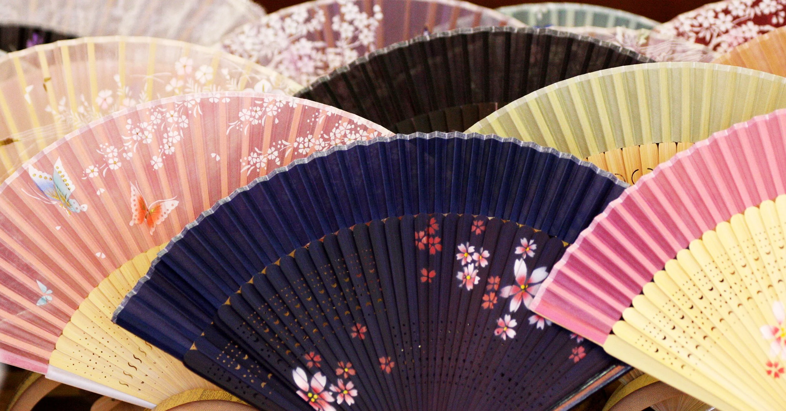 KYOTO - MAY 2009 - SENSU FOR SALE AT KYOUMIZU TEMPLE (6).JPG