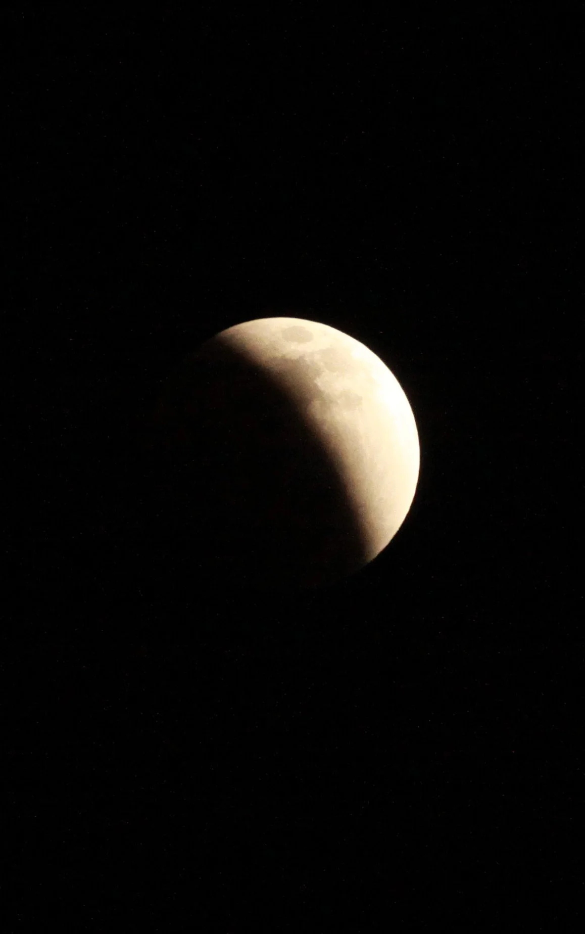 9 DECEMBER 2011 LUNAR ECLIPSE FROM SHANGHAI (7).JPG