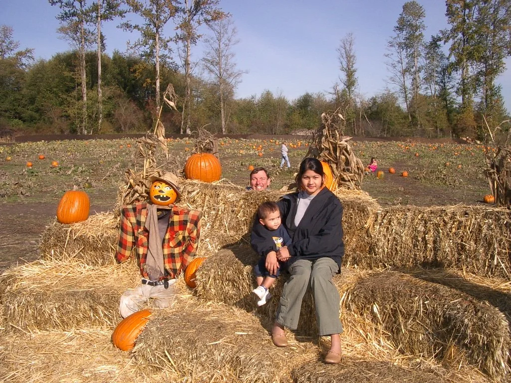 2003-10-26 PUMPKIN PATCH PORT ANGELES (8).JPG