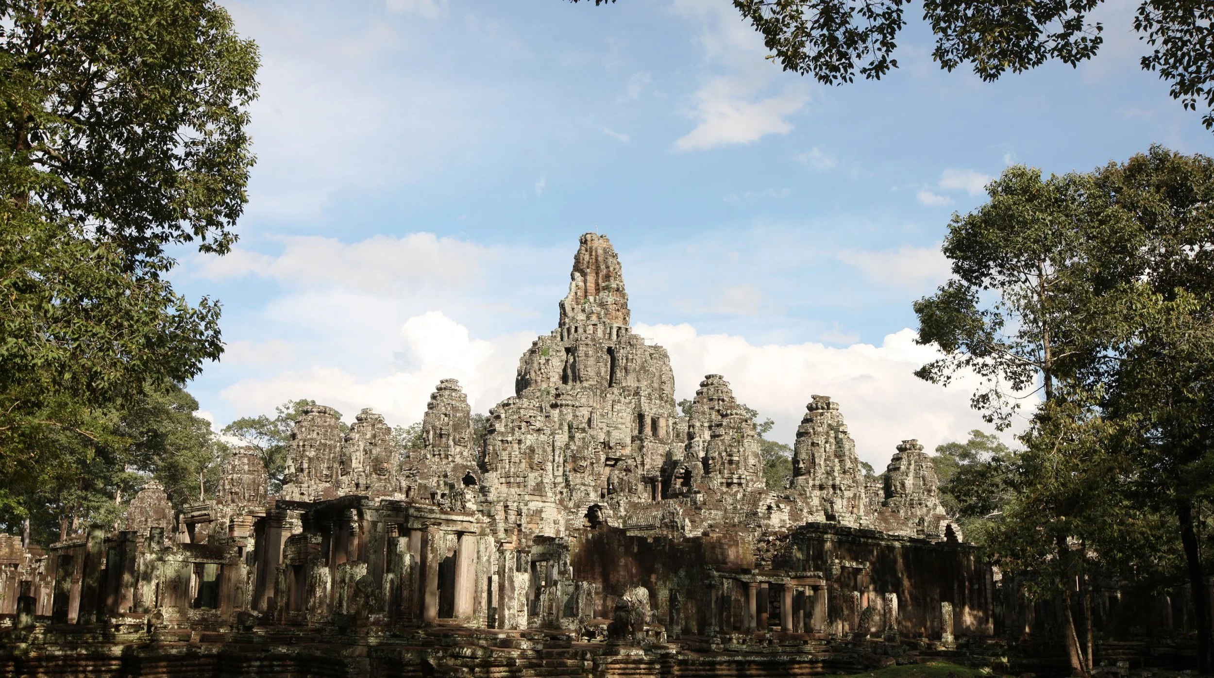 BAYON TEMPLE - CAMBODIA - JULY 2010 (34).JPG