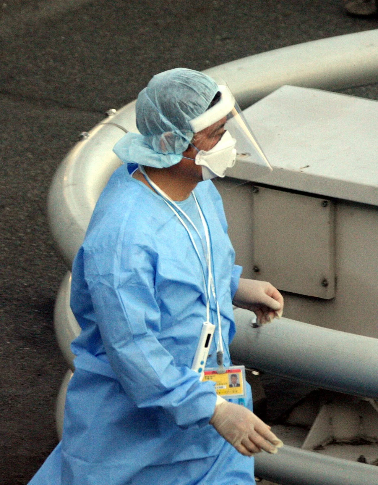 OSAKA - MAY 2009 - SWINE FLU INSPECTORS (11).JPG