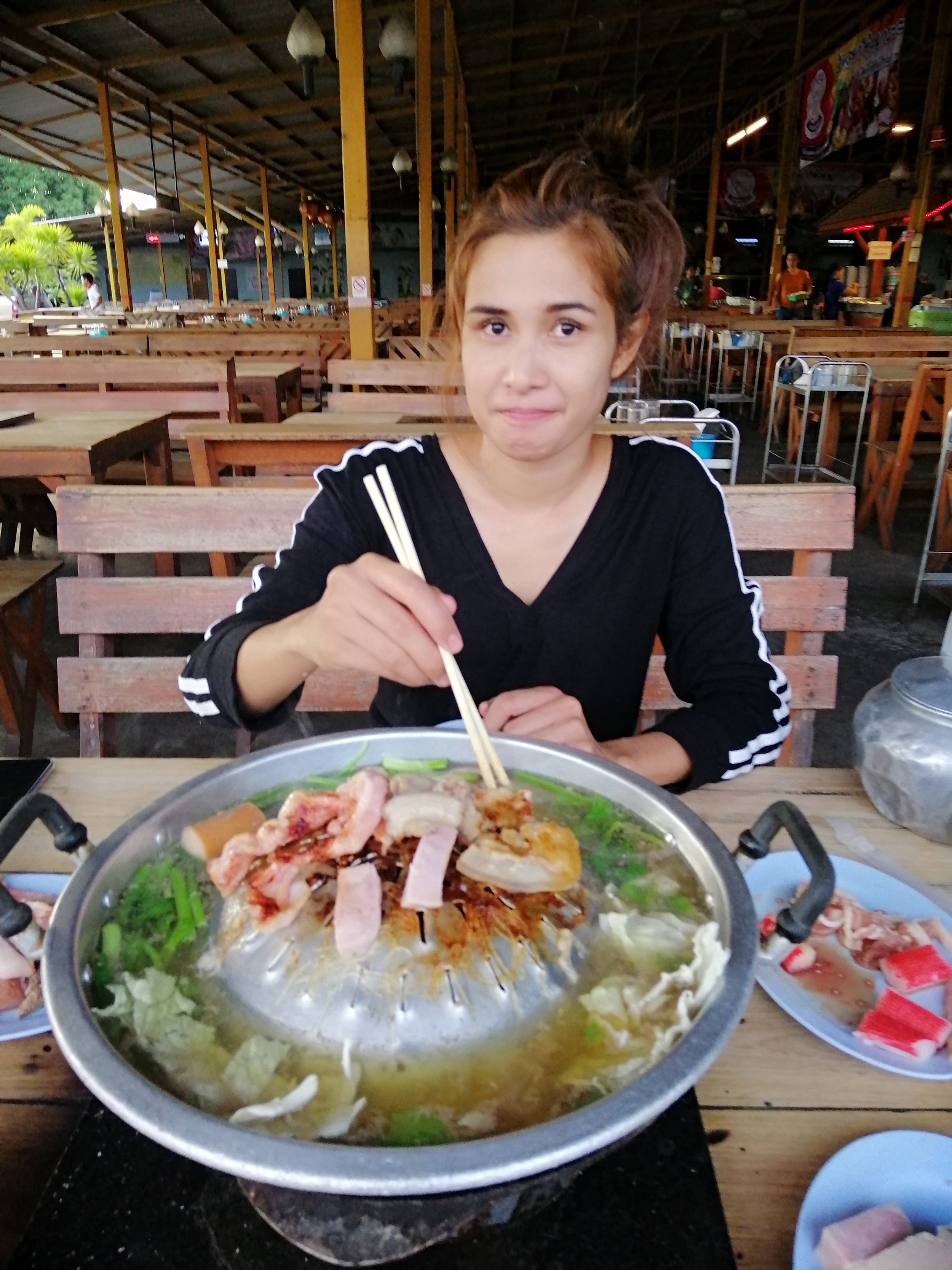 2018 Pics with Gift in Thailand (18).jpg