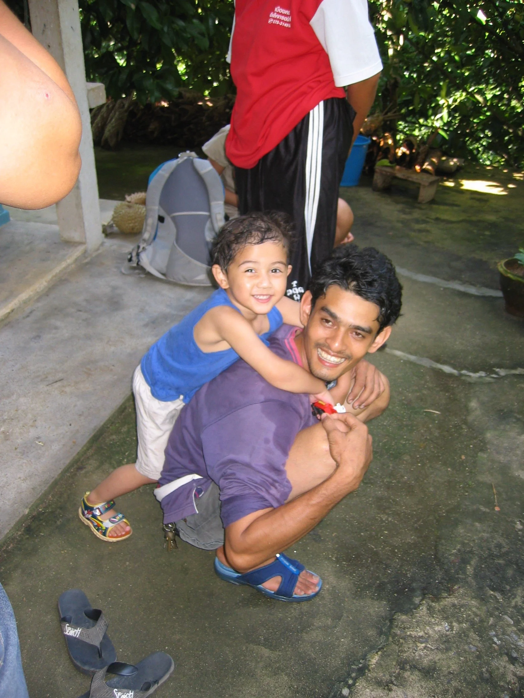 2005 Nakhonsithammarat with Family (6).jpg