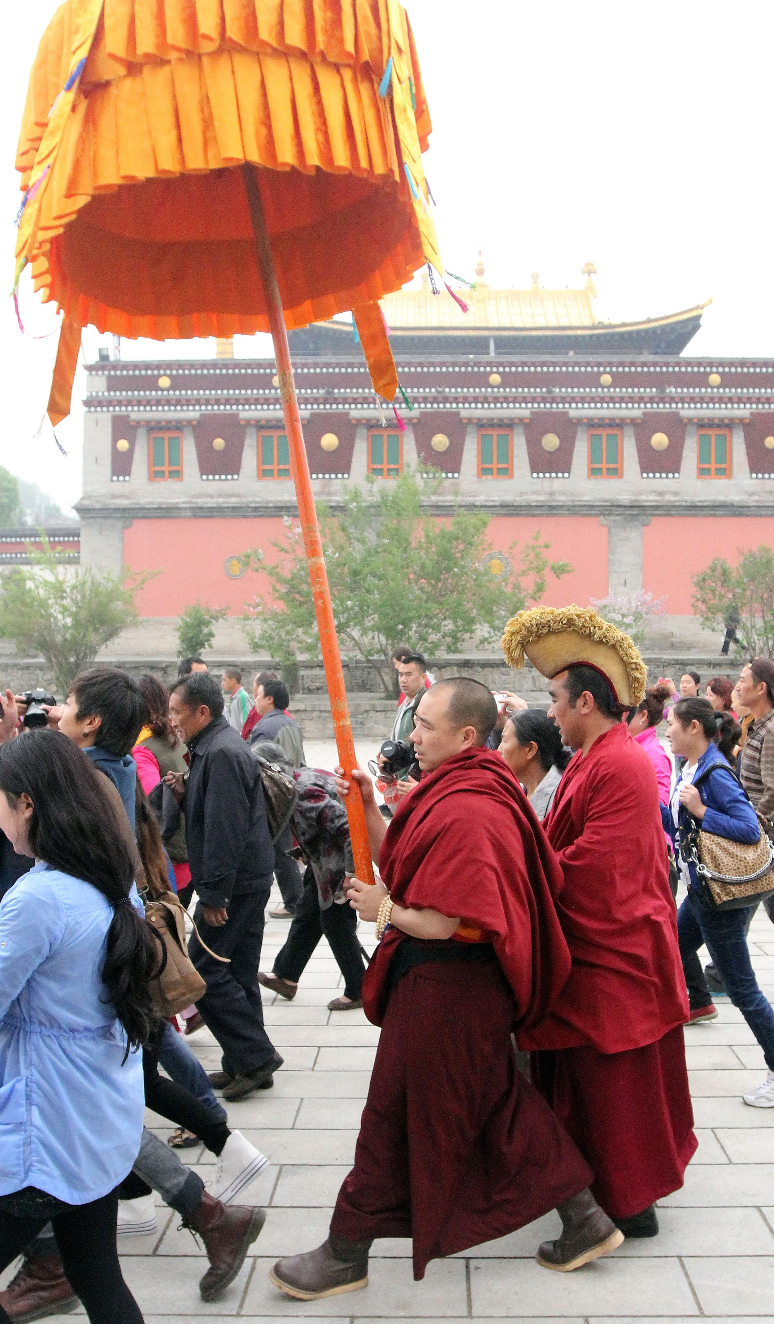 KUMBUM MONASTERY - QINGHAI - SUNNING BUDDHA FESTIVAL 2013 (153).JPG