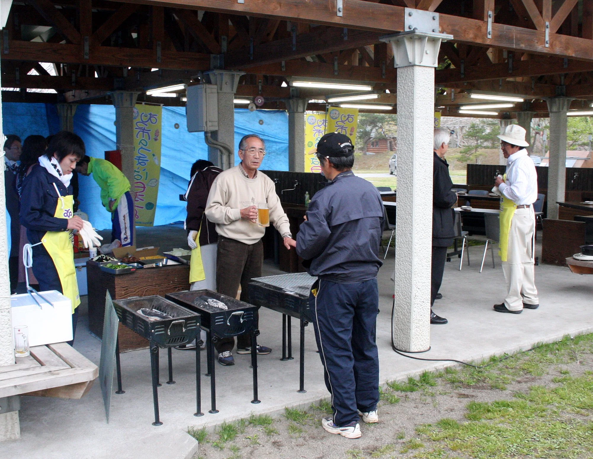 MUTSU - BBQ WITH MAYOR - MAY 2009.JPG