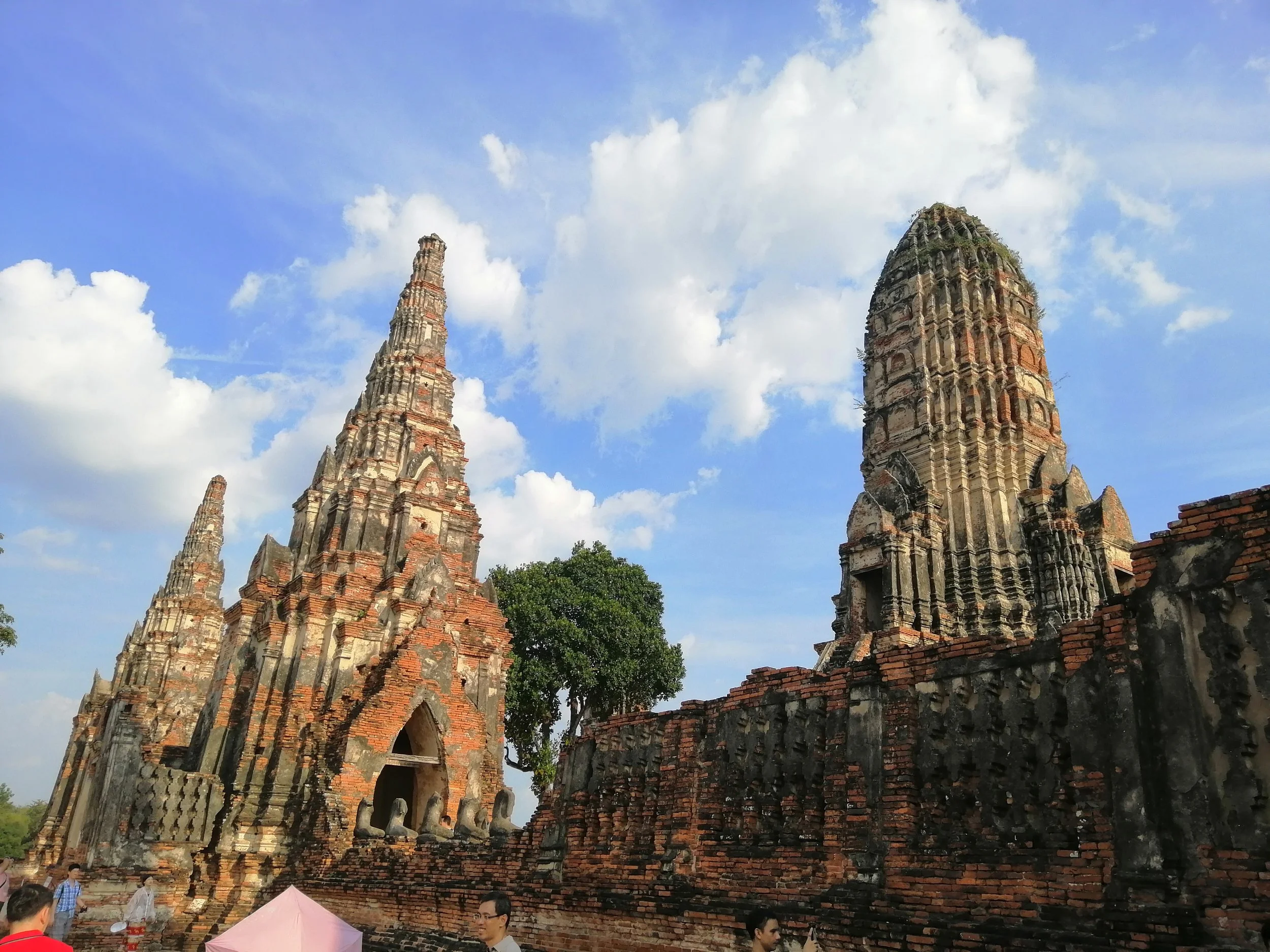 2018 Ayutthaya Pics with Gift in Traditional Dress (181).jpg