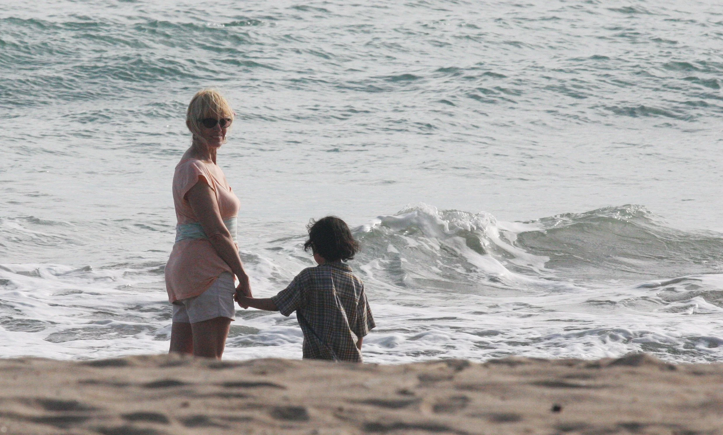 KOH LANTA - 2008 - HANGING IN LANTA (16).JPG