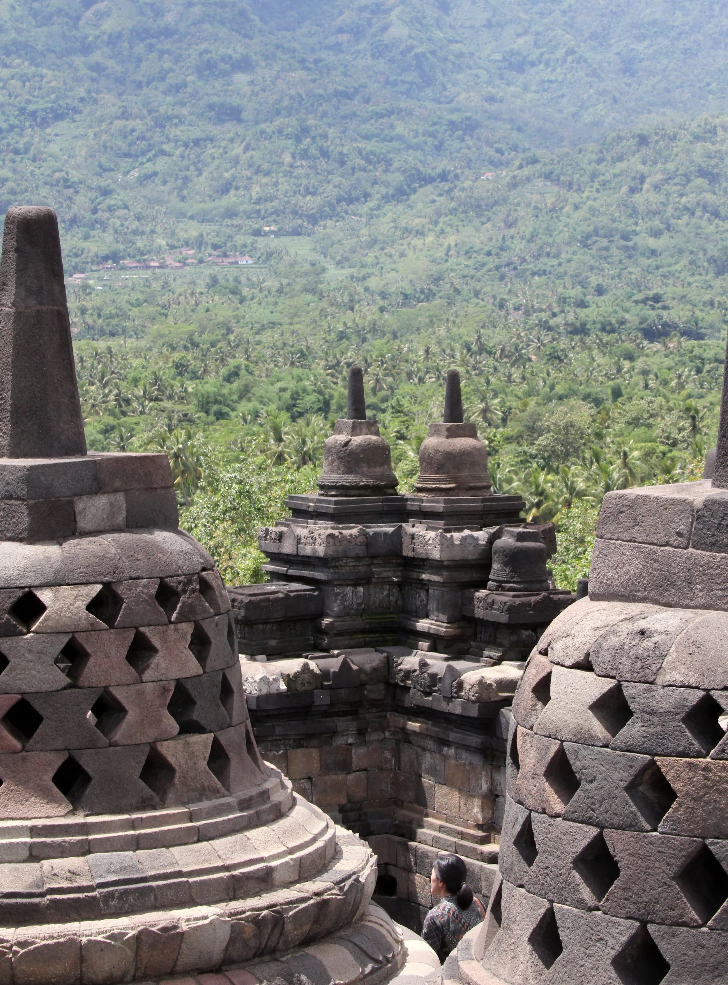 BOROBUDUR TEMPLE - YOGYAKARTA INDONESIA (25).JPG