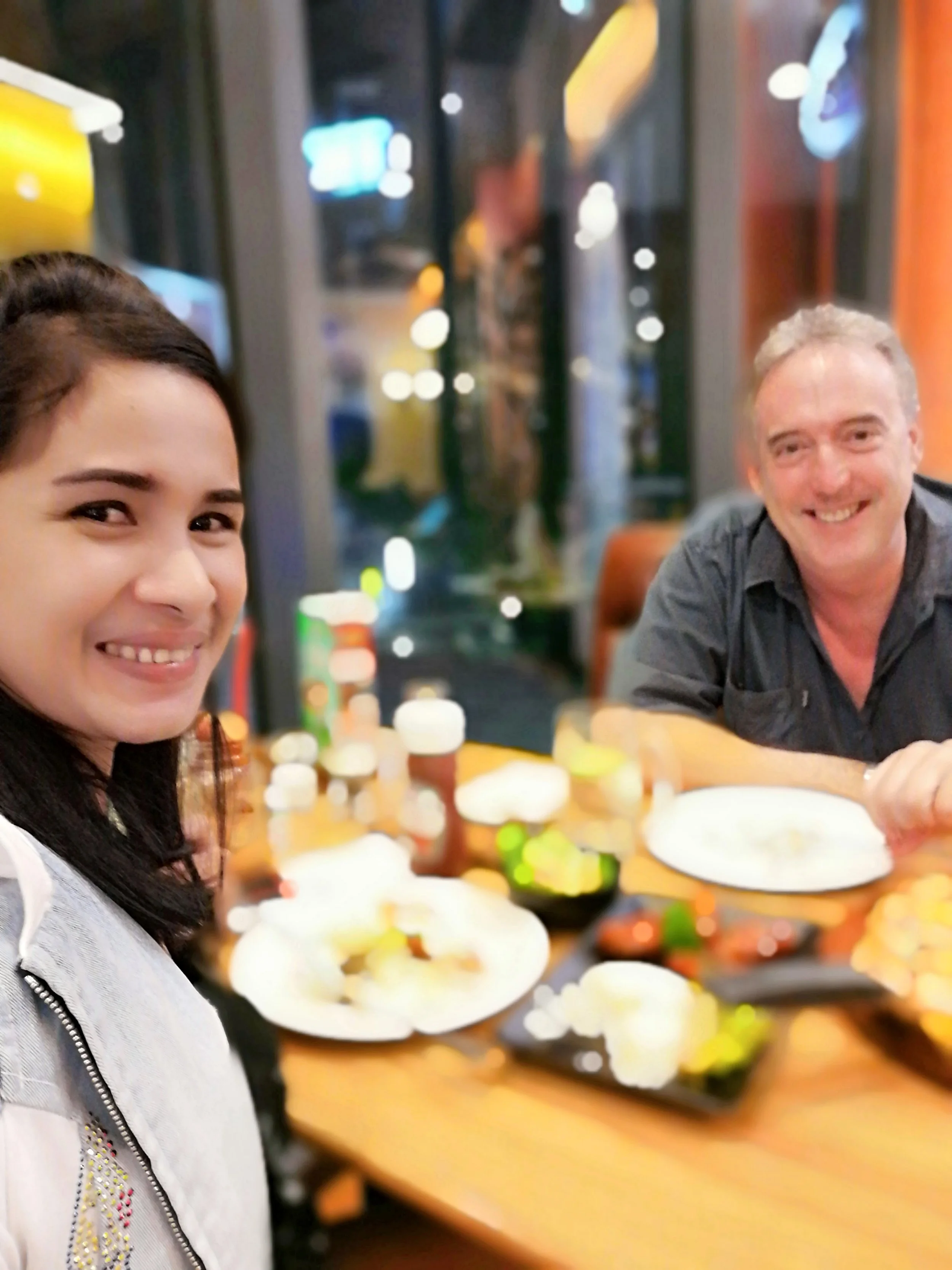 2018 Pics with Gift in Thailand (174).jpg