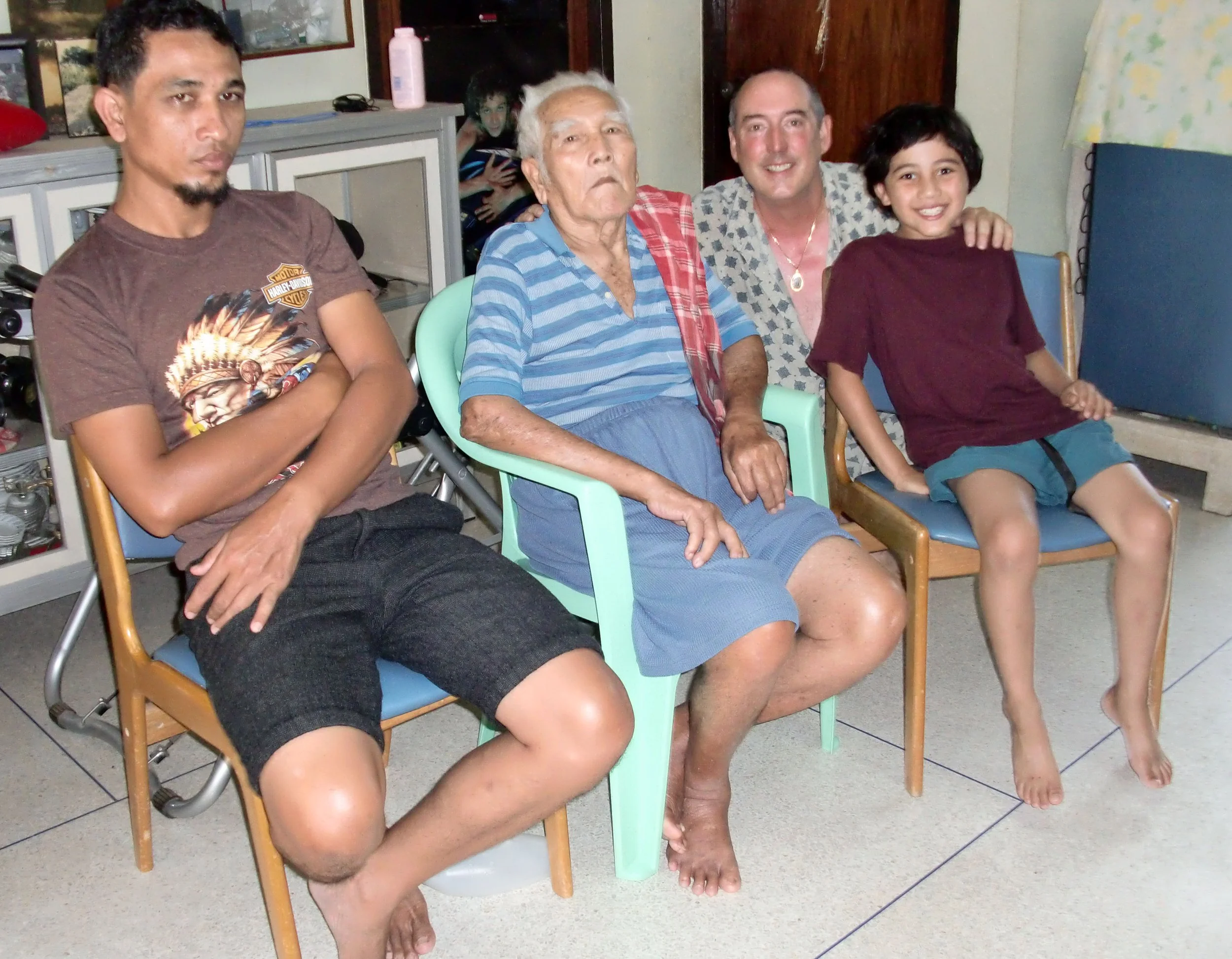 2010 Nakhonsithammarat Trip to see Som's Grandpa (3).JPG
