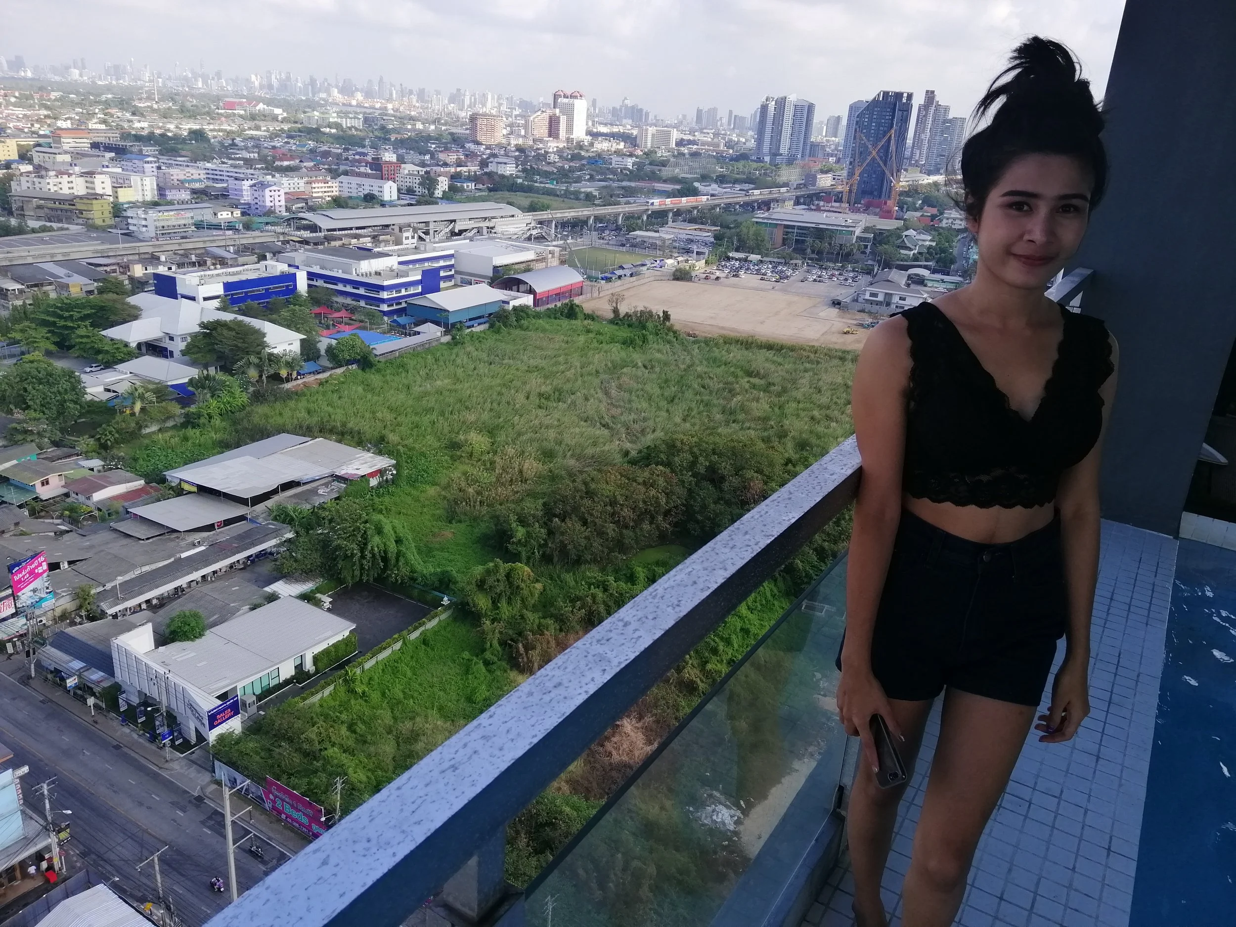2018 Pics with Gift in Thailand (355).jpg