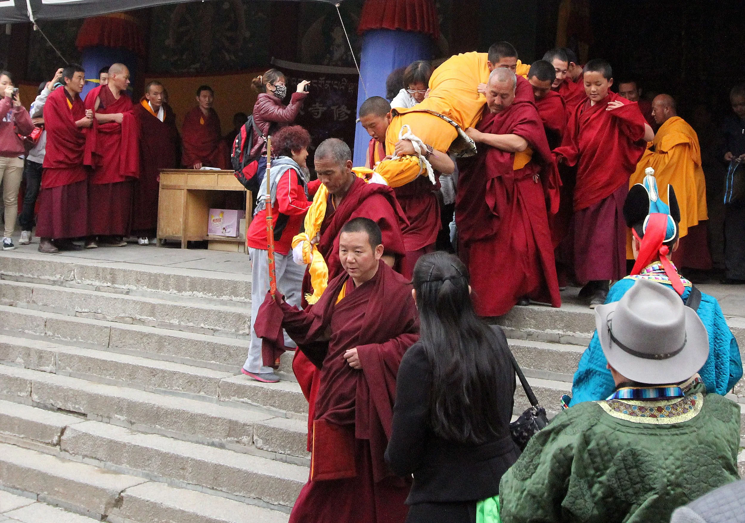 KUMBUM MONASTERY - QINGHAI - SUNNING BUDDHA FESTIVAL 2013 (82).JPG