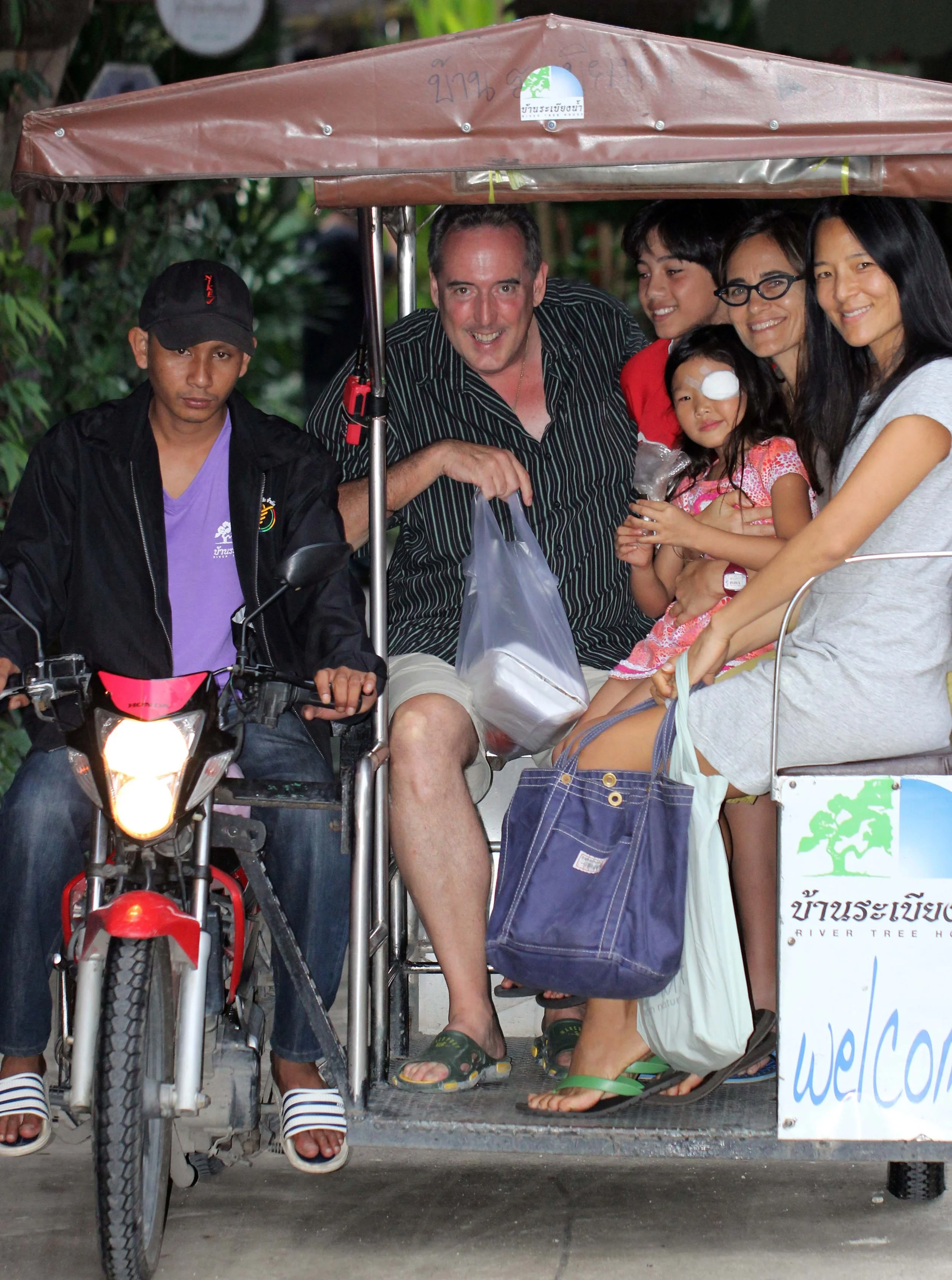 2013 River Treehouse with Friends in Nonthaburi (63).JPG