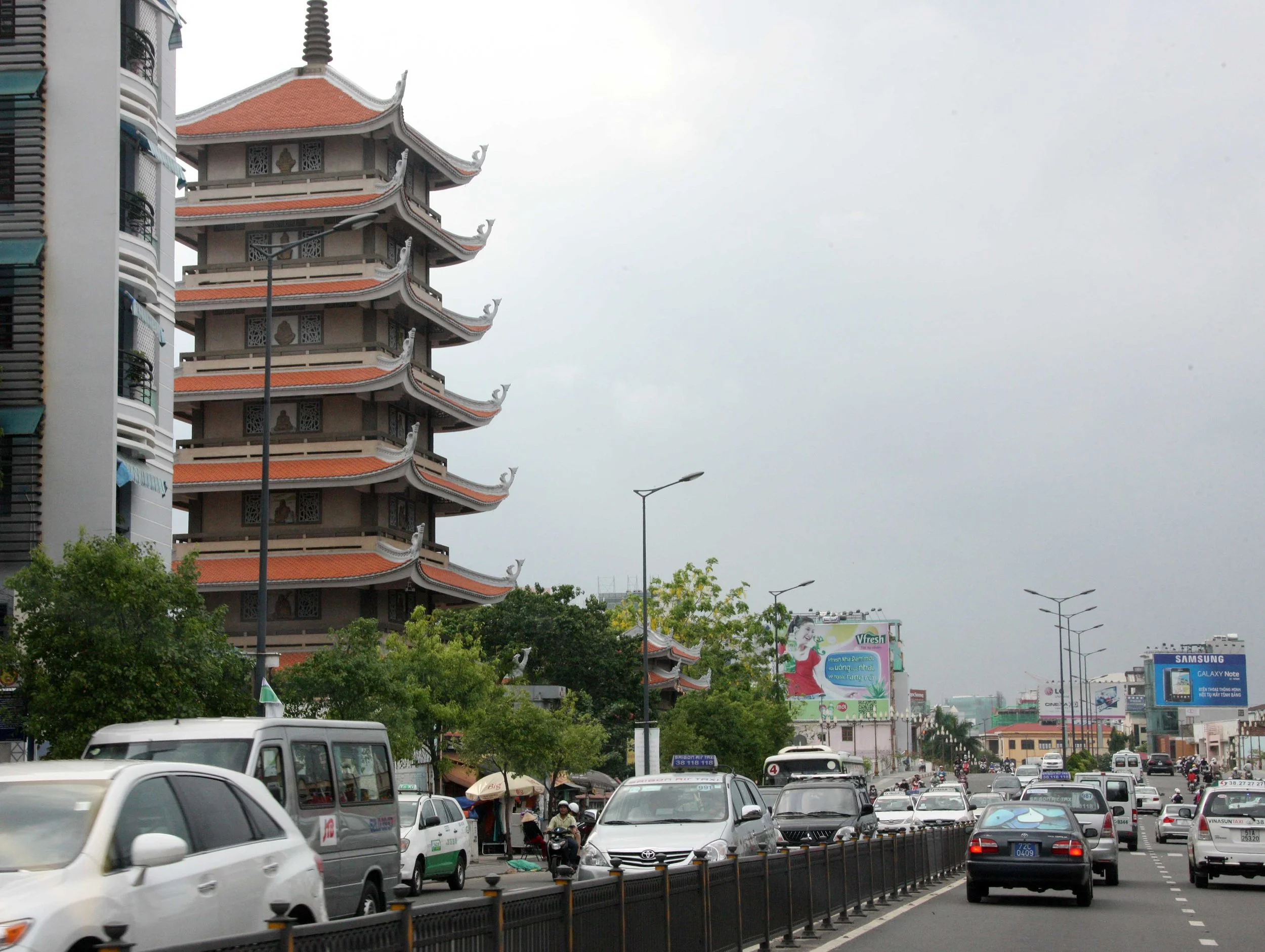 SAIGON VIET NAM - AND OUTSKIRTS OF TOWN (46).JPG