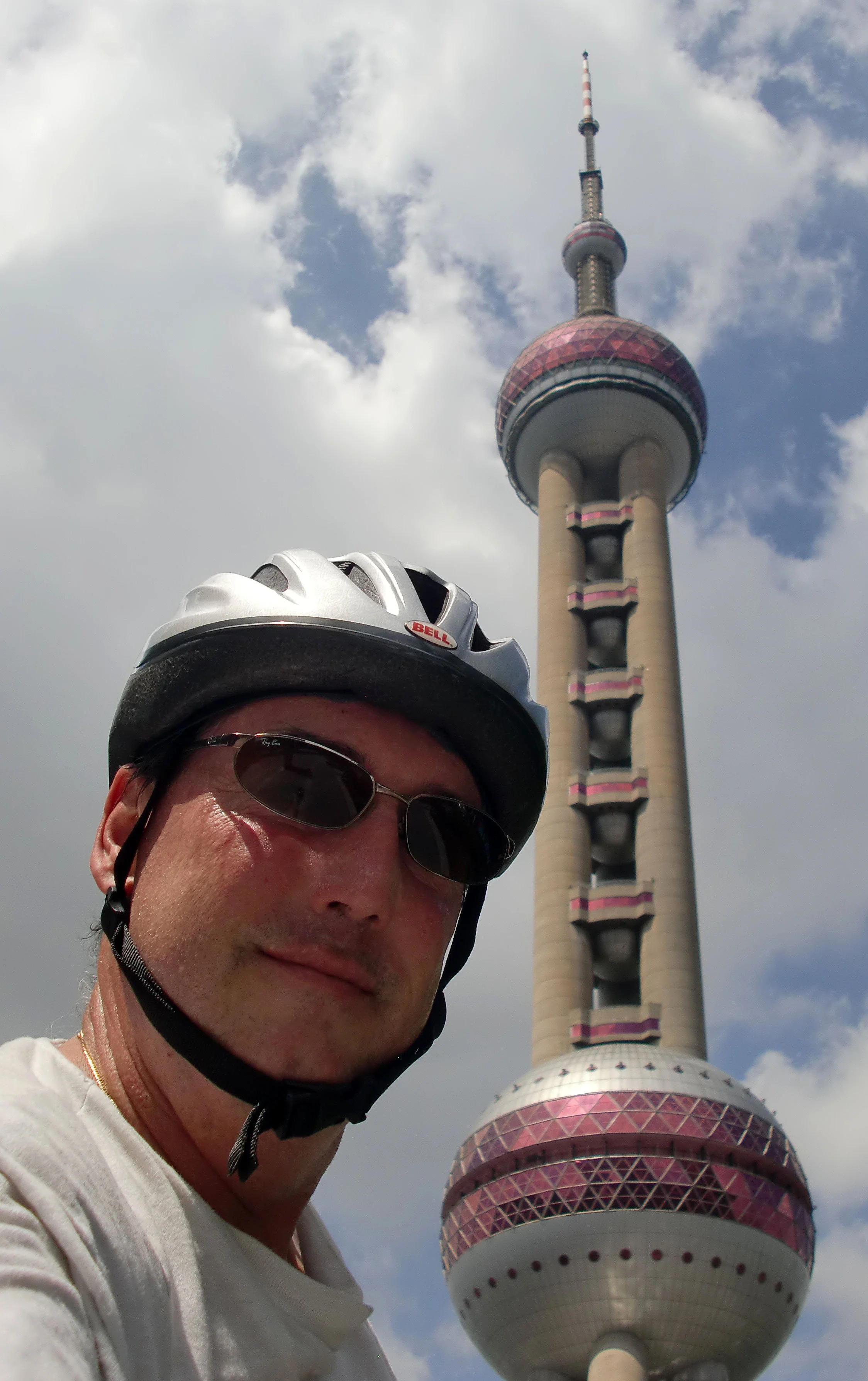 2010-9-18 BIKE RIDE TO PUDONG (14).JPG