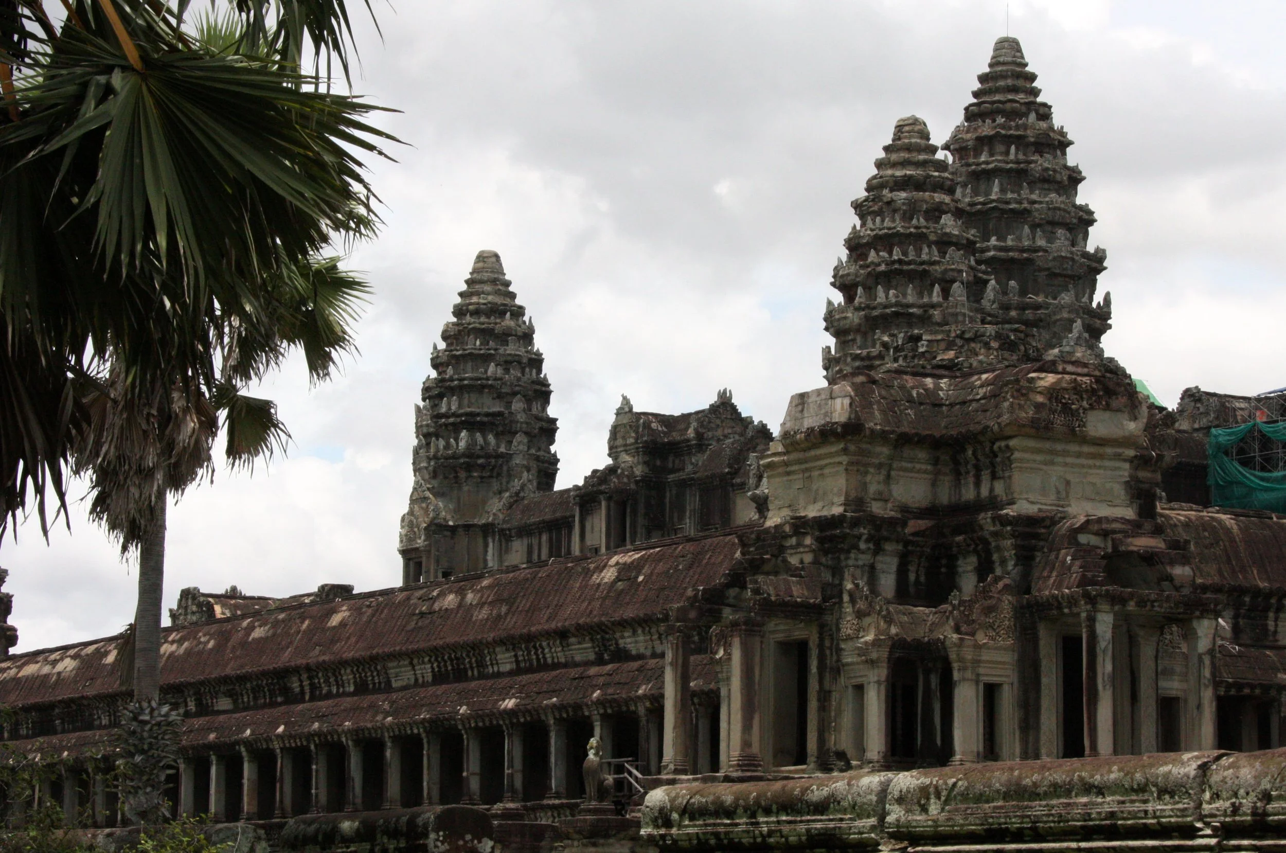 ANGKOR WAT CAMBODIA - JULY 2010 (18).JPG