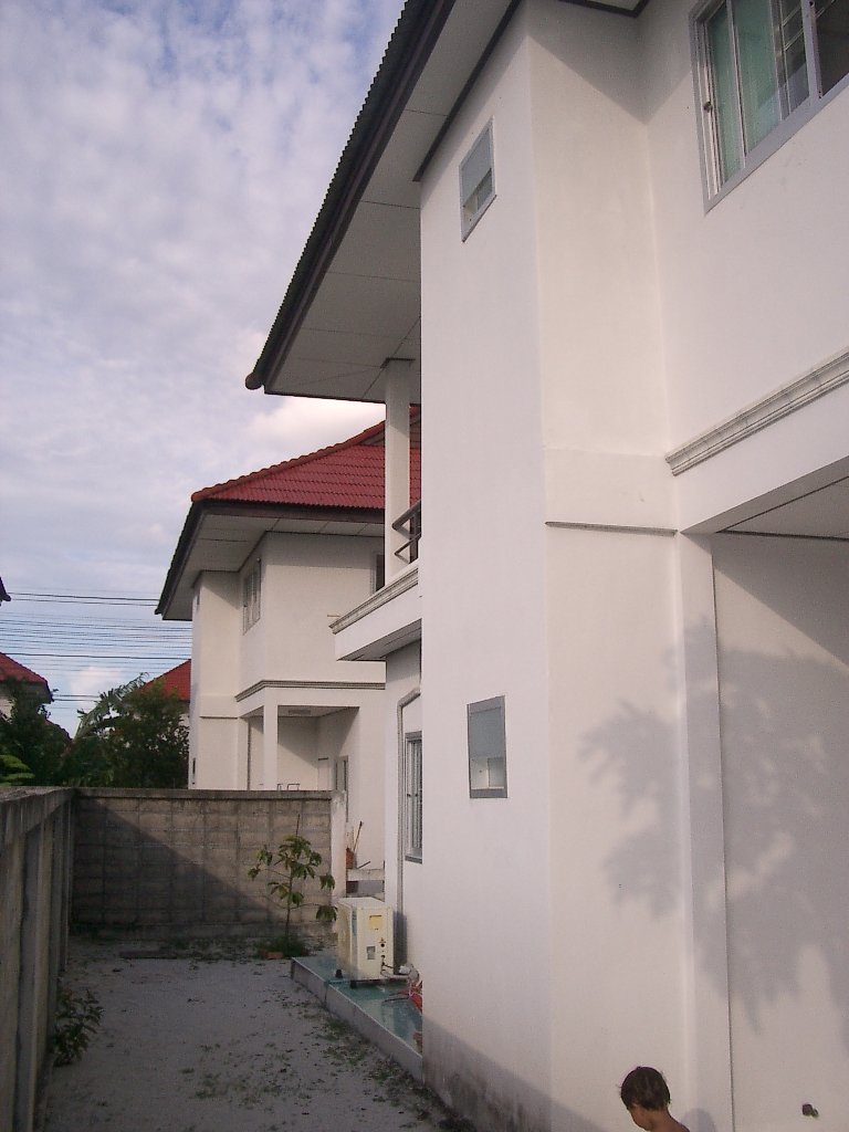 2004 Nakhonsithammarat Hanging in Khon New House and More (82).JPG