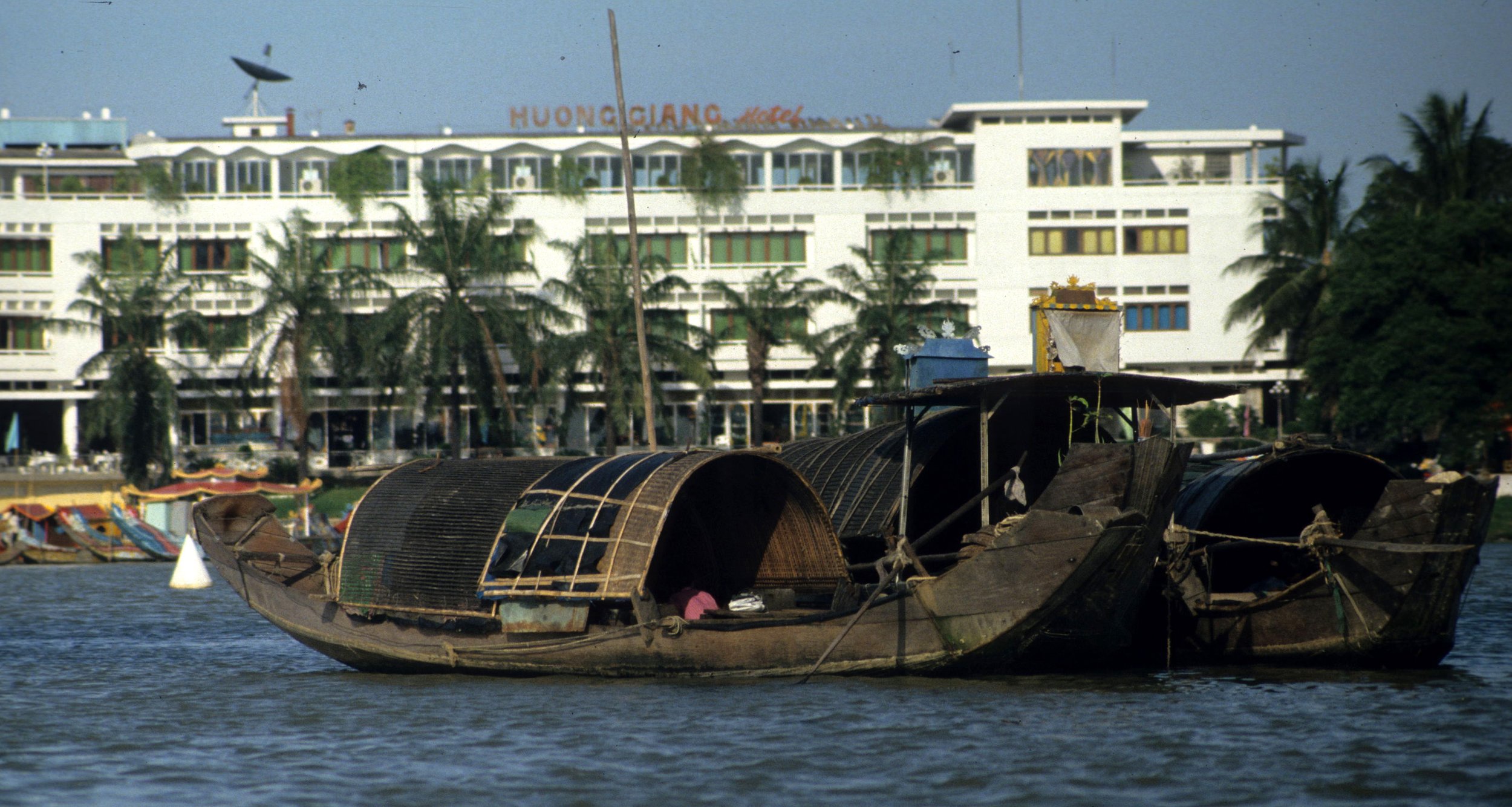 HUE - HUONG GIANG RIVER SCENCES.jpg