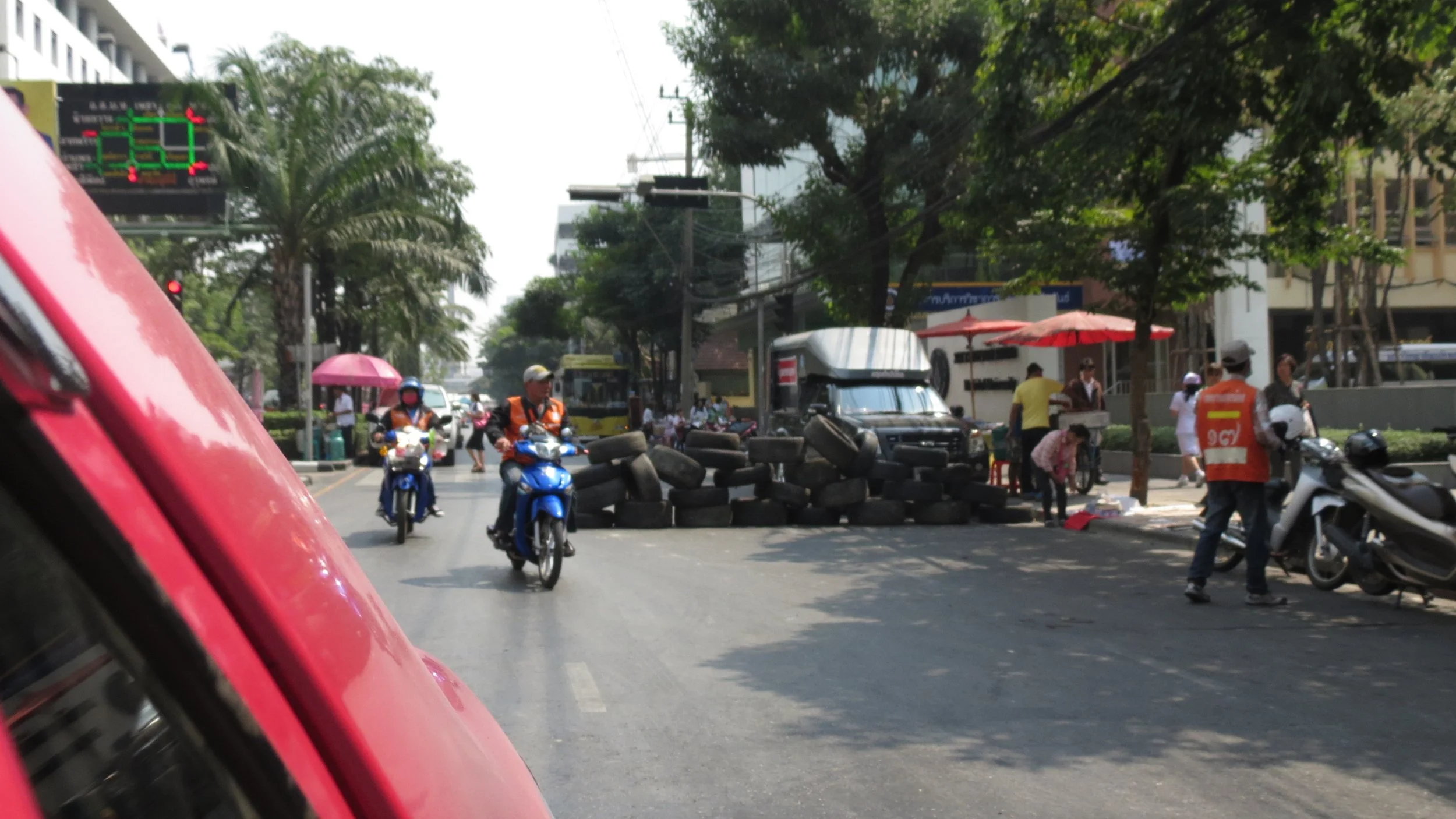 2014 Shutdown Bangkok Protests (17).JPG