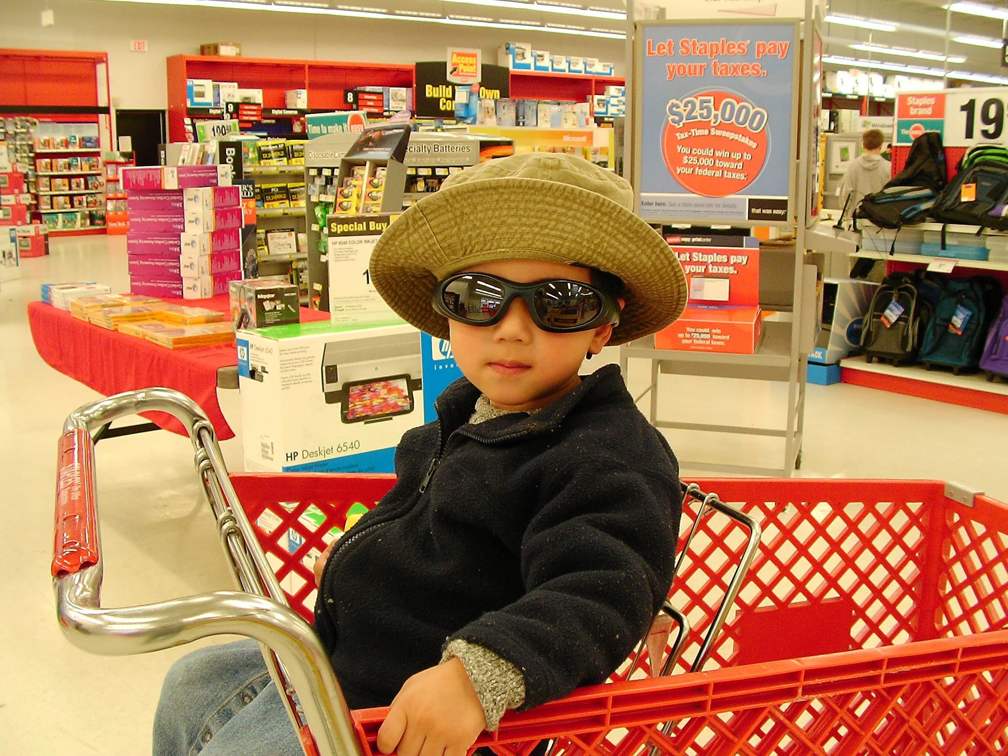 2005-4-4 COKIE AT WALMART .jpg