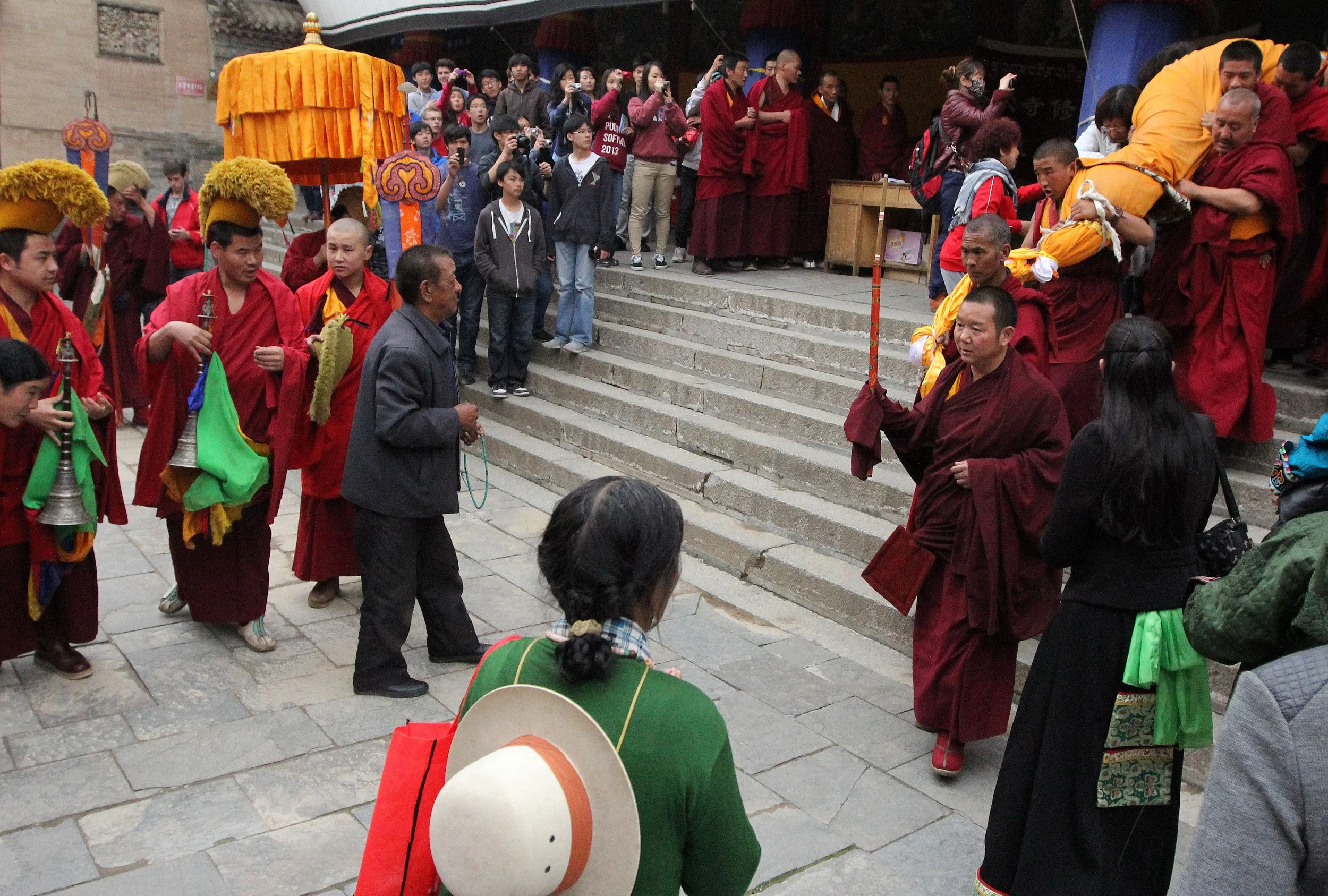 KUMBUM MONASTERY - QINGHAI - SUNNING BUDDHA FESTIVAL 2013 (84).JPG