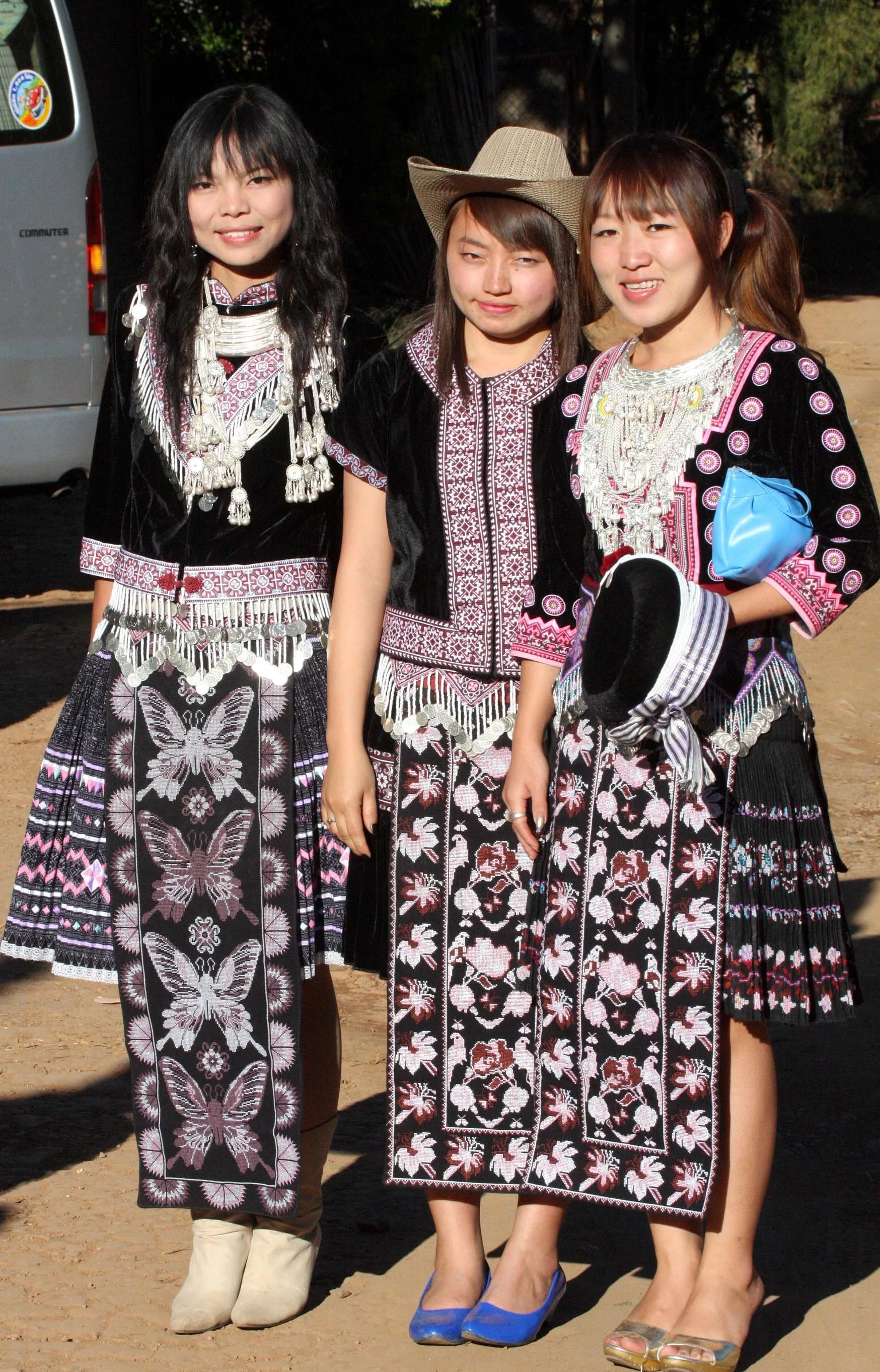 HILLTRIBE - HMONG - NEW YEARS CELEBRATION - CHRISTMAS IN THAILAND TRIP 2009 (44).JPG