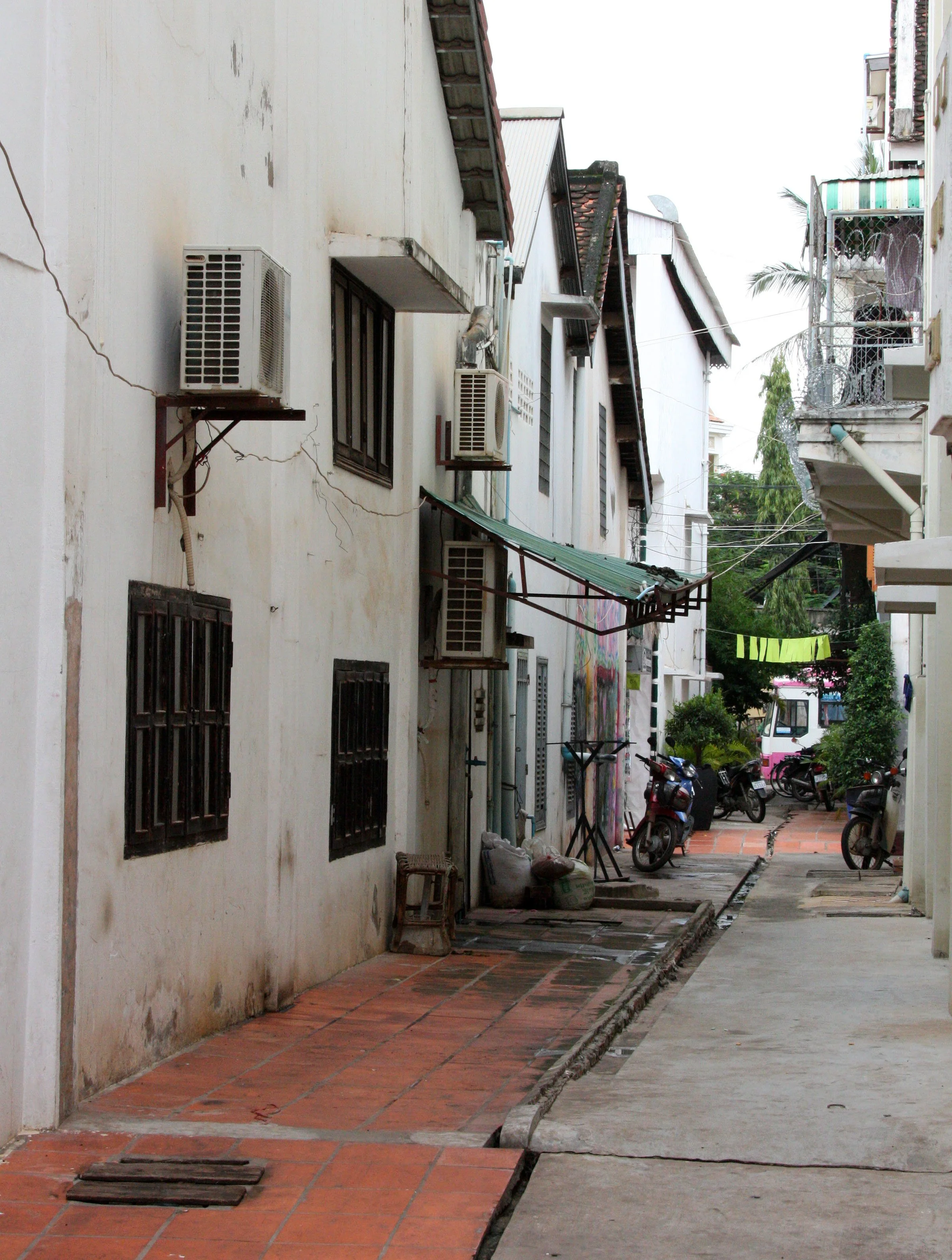 SIEM REAP CAMBODIA - JULY 2010 (48).JPG