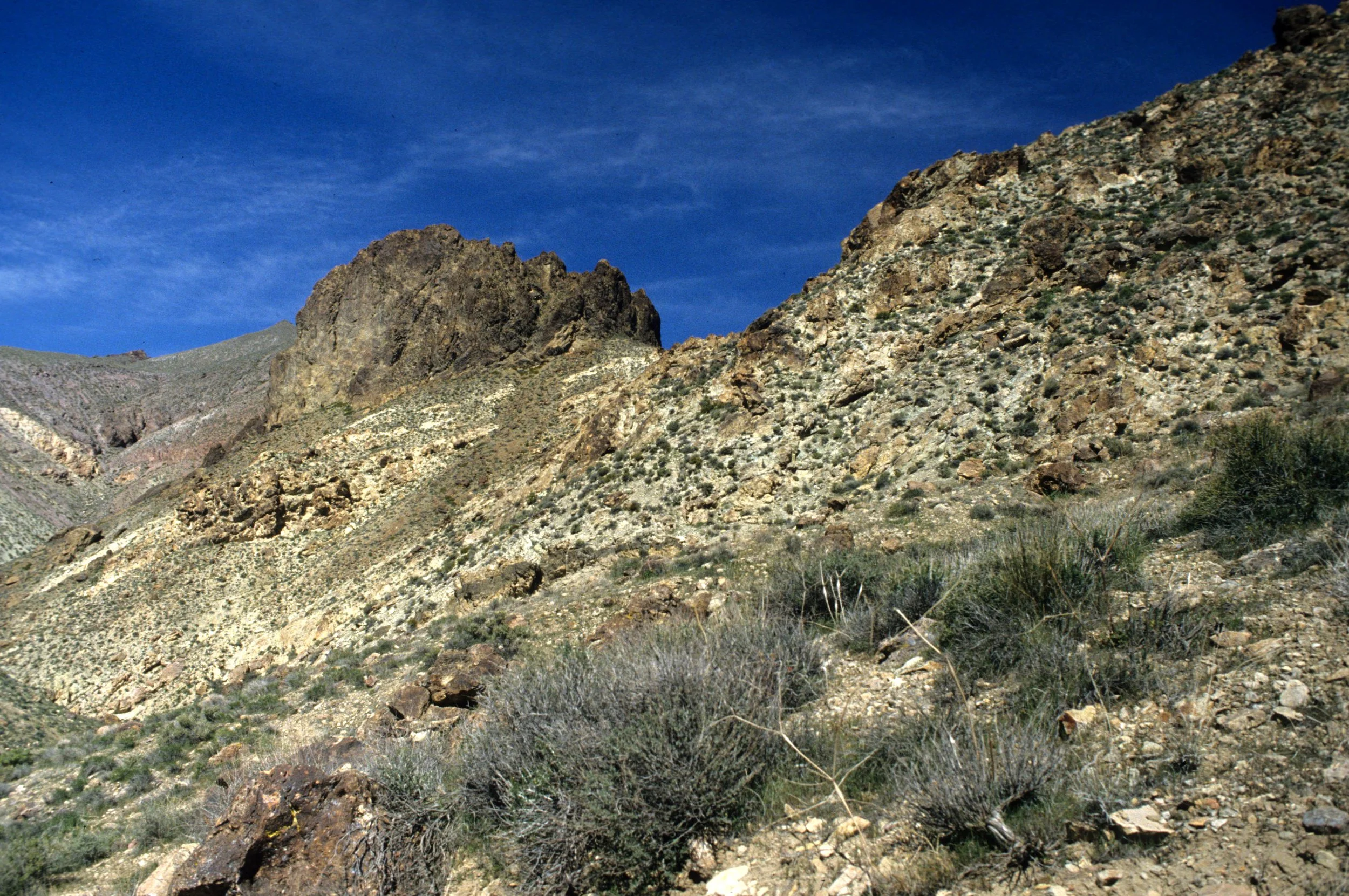 CALIFORNIA - MONO LAKE - VOLCANIC CRATERS.jpg