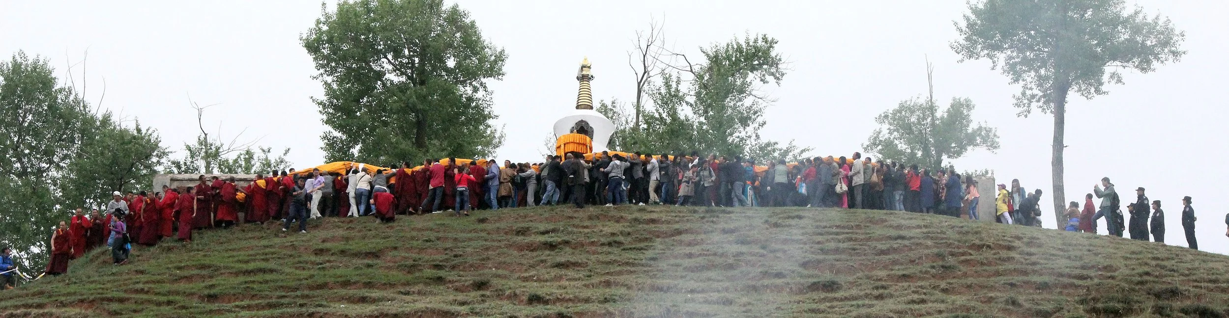KUMBUM MONASTERY - QINGHAI - SUNNING BUDDHA FESTIVAL 2013 (179).JPG
