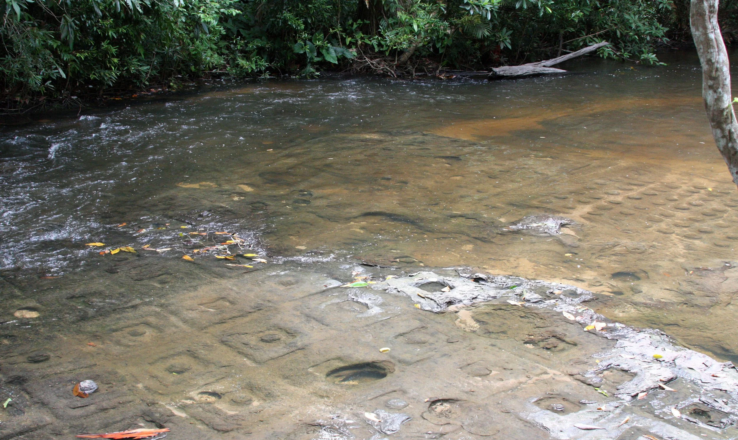 KULEN MOUNTAIN CAMBODIA - 1000 LINGHA RIVER (12).JPG