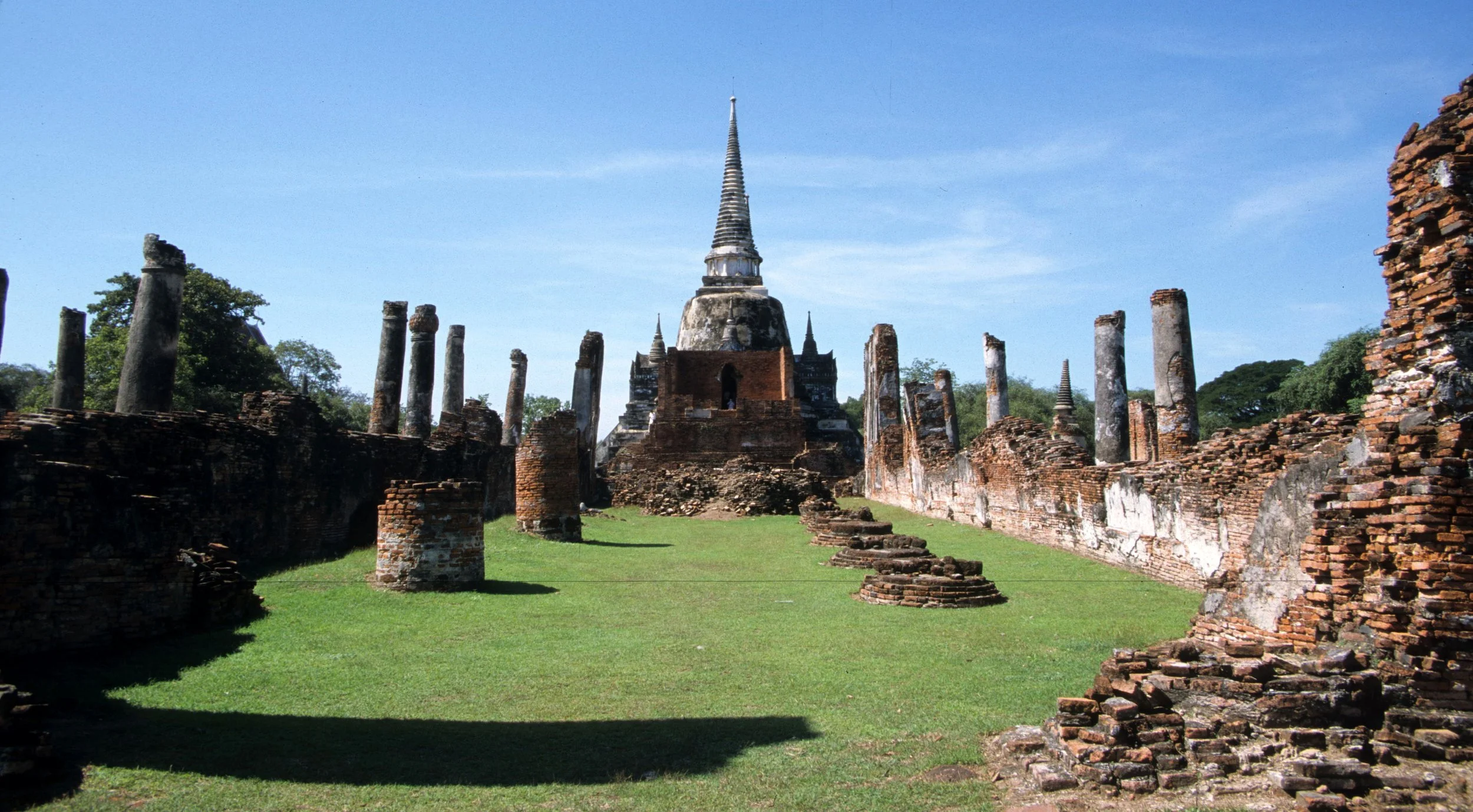 AYUDTHAYA - IMPERIAL PALACE RUINS S.jpg