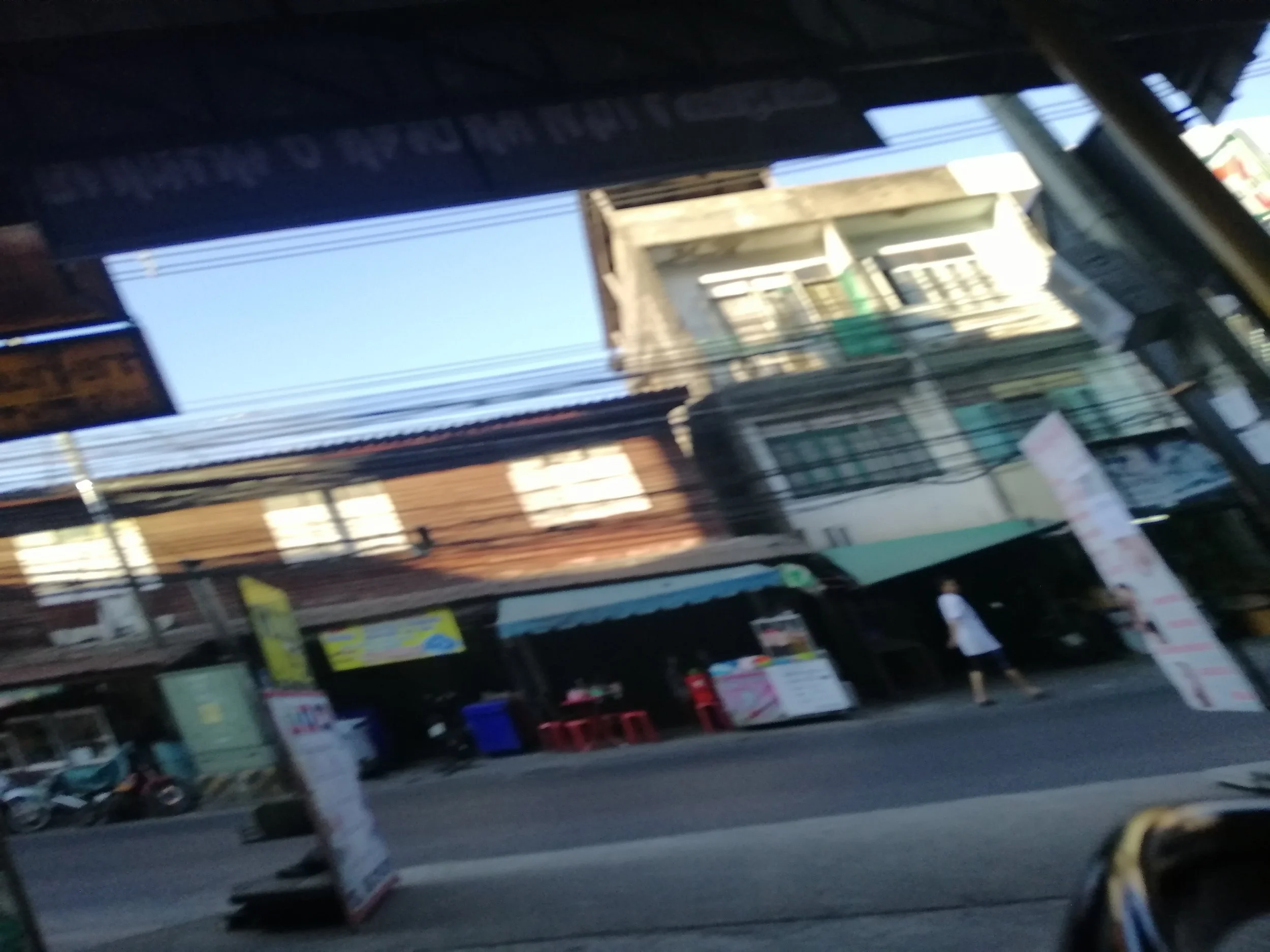 2018 Pics with Gift in Thailand (364).jpg