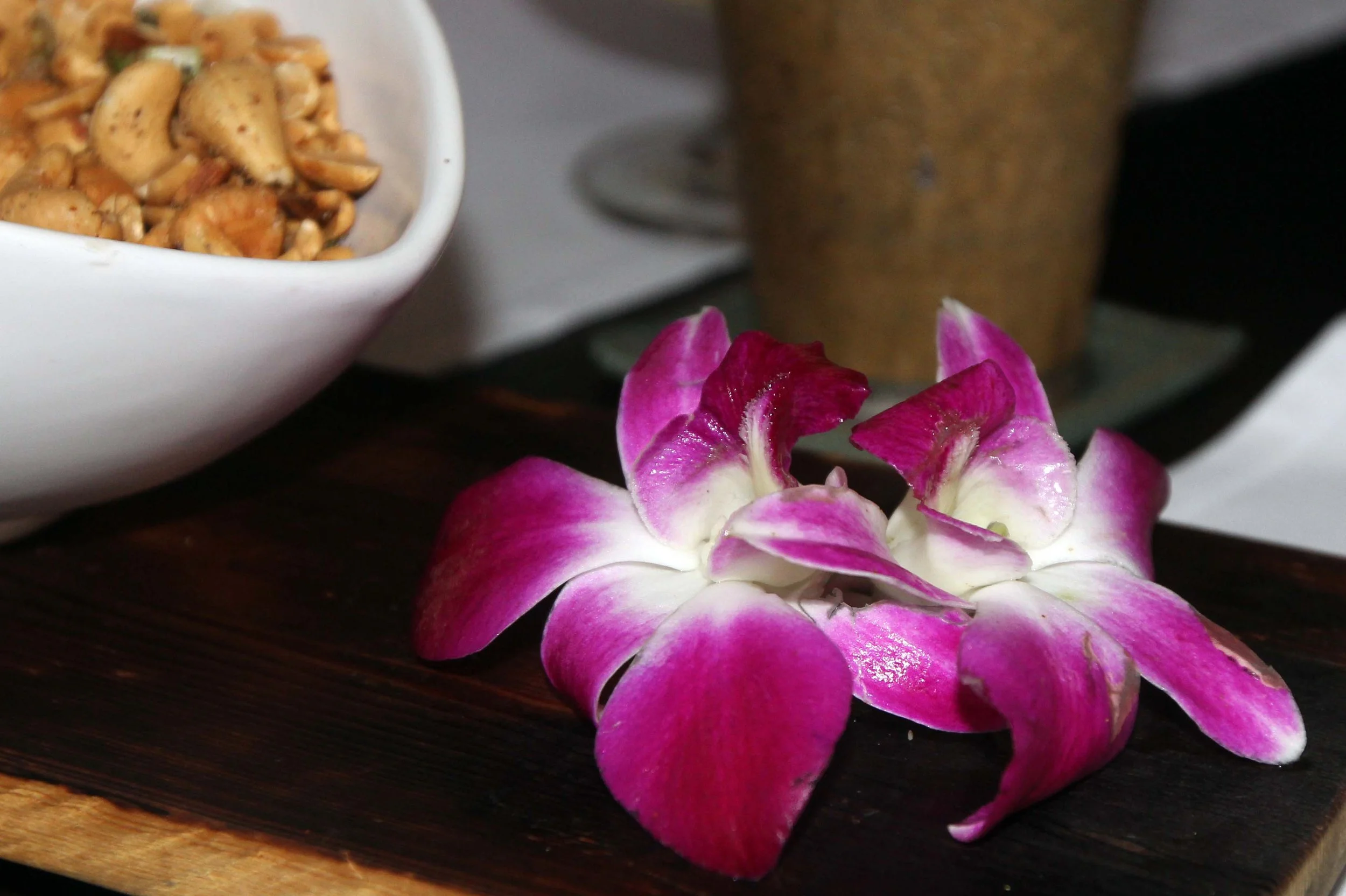 2013 BKK - NIGHT OUT AT ISSAYA WITH FRIENDS (20).JPG